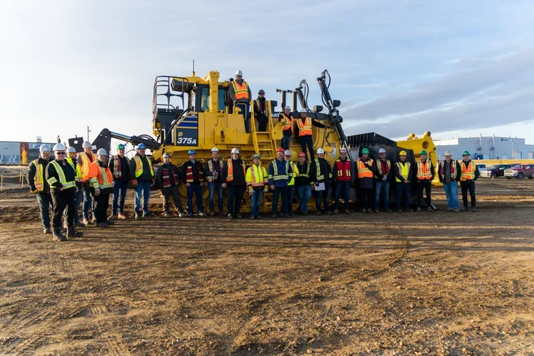 Dozer-30-91-+Edmonton+commercial+and+industrial+photographer+DarkShark+Media.webp