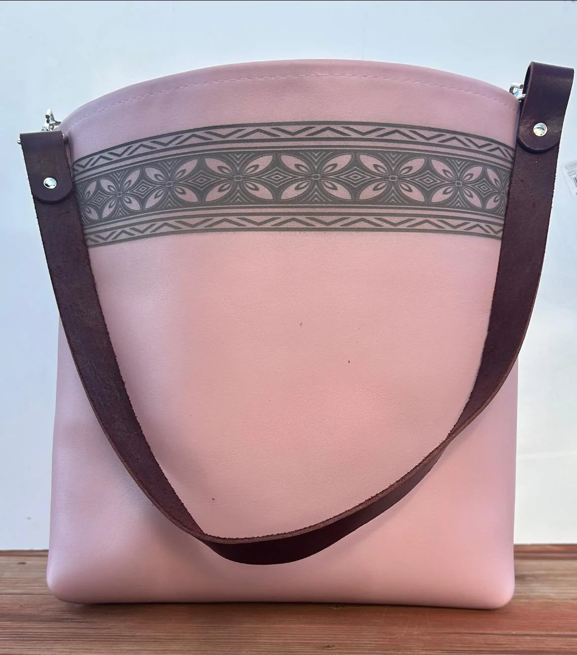 Large tote, pink with engraved design