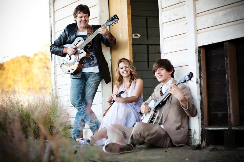 Vanessa Lea & Road Train