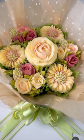 Small Edible Floral Bouquet