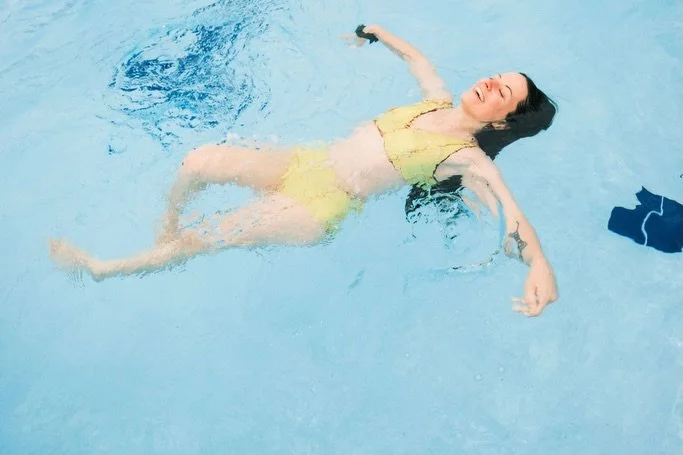 This is your sign to book a day with your friends or family at the Orange Magnolia pool! Now taking bookings through @swimply (link in bio), days are starting to fill up. Beat the Texas heat this summer at the OM.