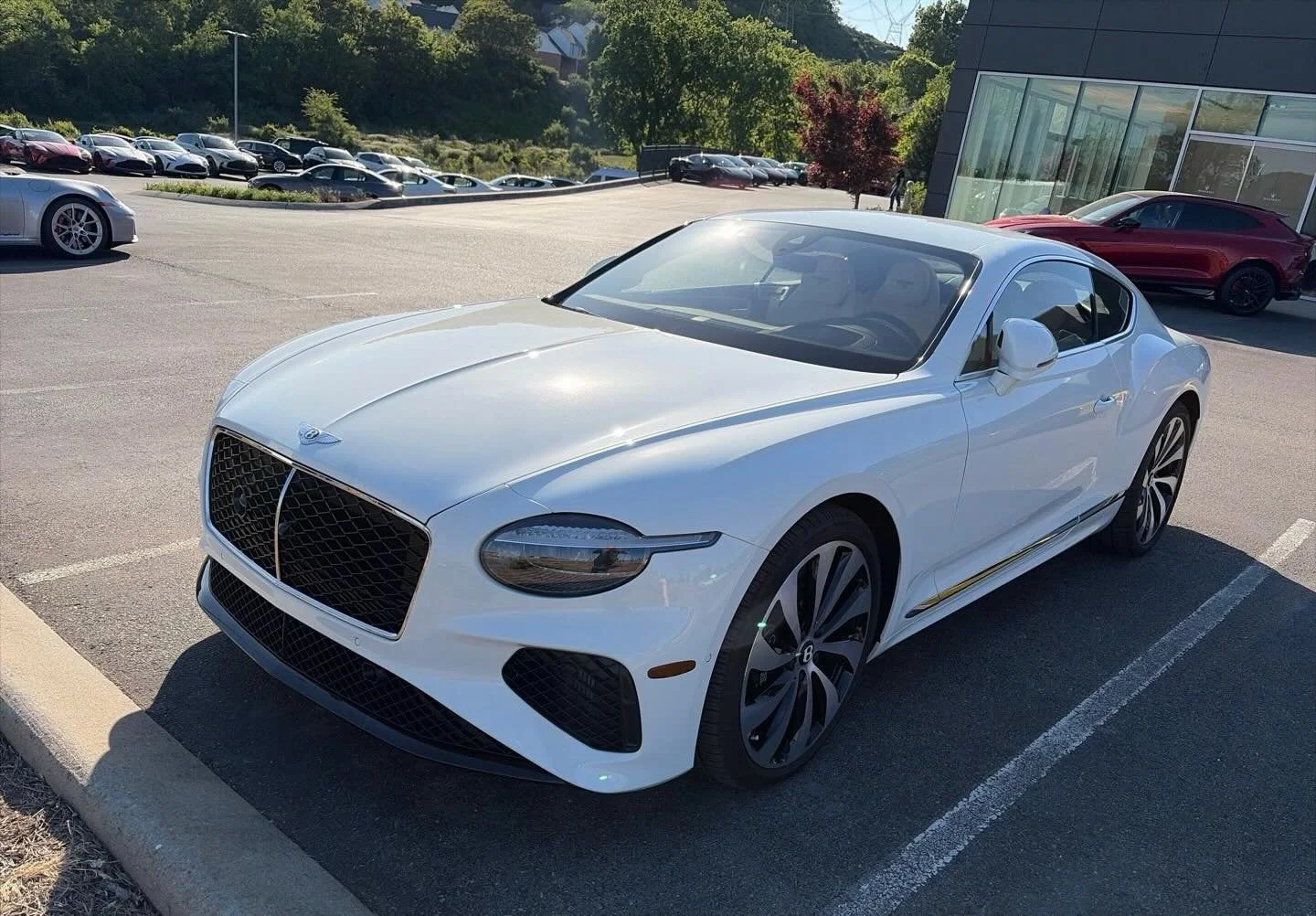 𝟐𝟎𝟐𝟔 𝐁𝐞𝐧𝐭𝐥𝐞𝐲 𝐂𝐨𝐧𝐭𝐢𝐧𝐞𝐧𝐭𝐚𝐥 𝐆𝐓 ⚪️⚫️
𝐓𝐍 𝐭𝐨 𝐂𝐀📍

Delivered with speed, care, and precision as always💯😎

#BentleyContinentalGT #BentleyDelivery #LuxuryCarTransport #ExoticCarShipping #PrestigeAutoTransport