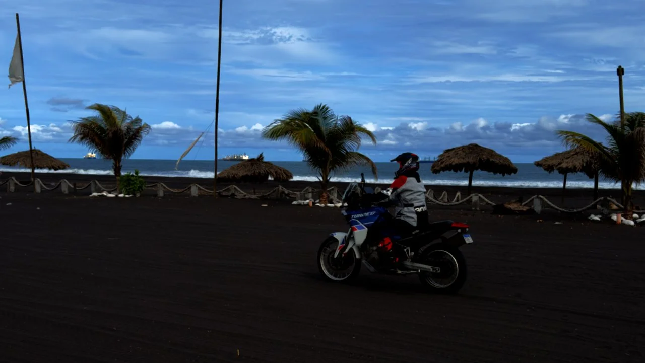 La Costa Sur Expedition