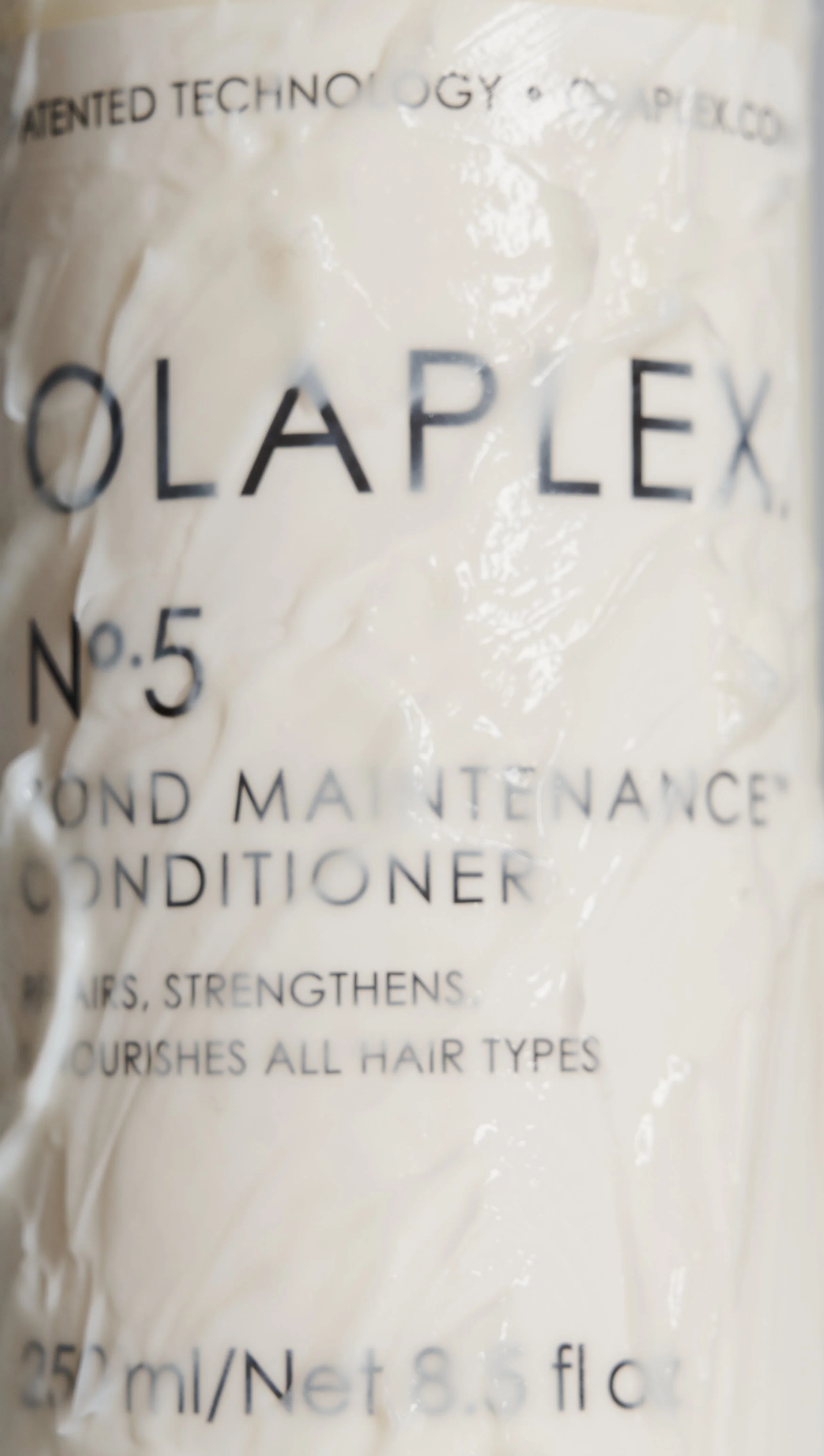 Olaplex No. 5 Conditioner Bottle (Up Close)