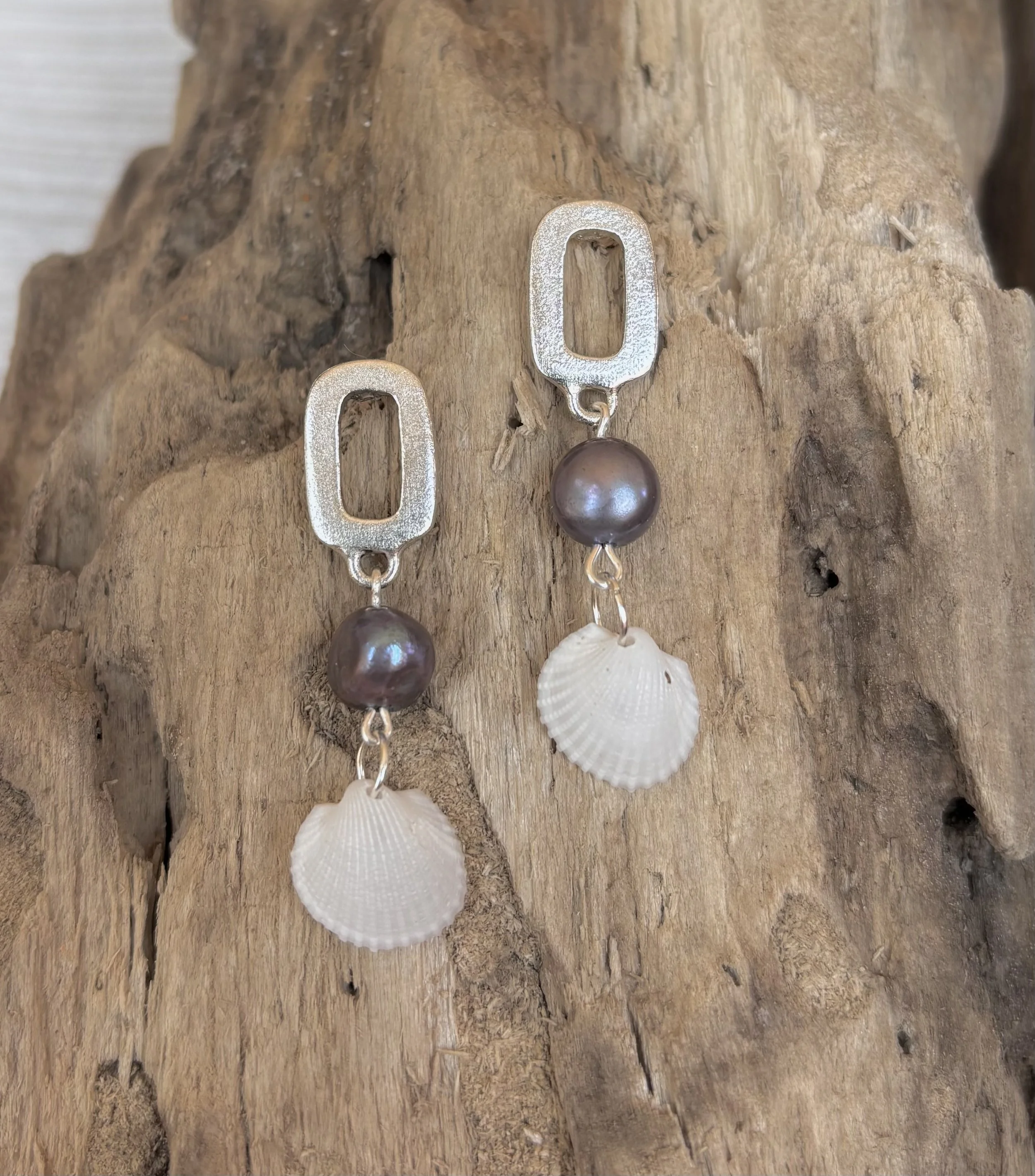 Clam & Pearl Silver Studs