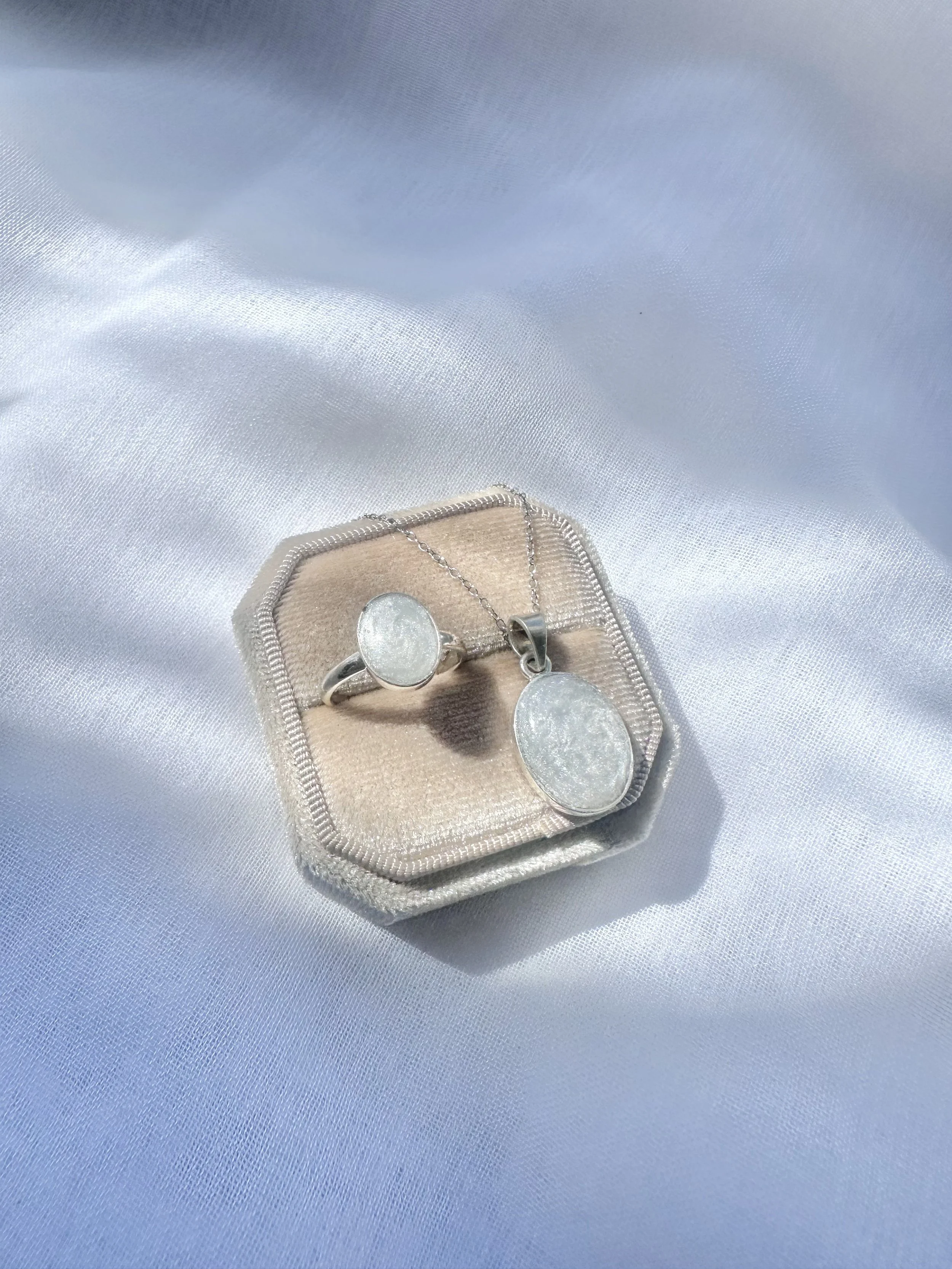 Classic Oval Necklace