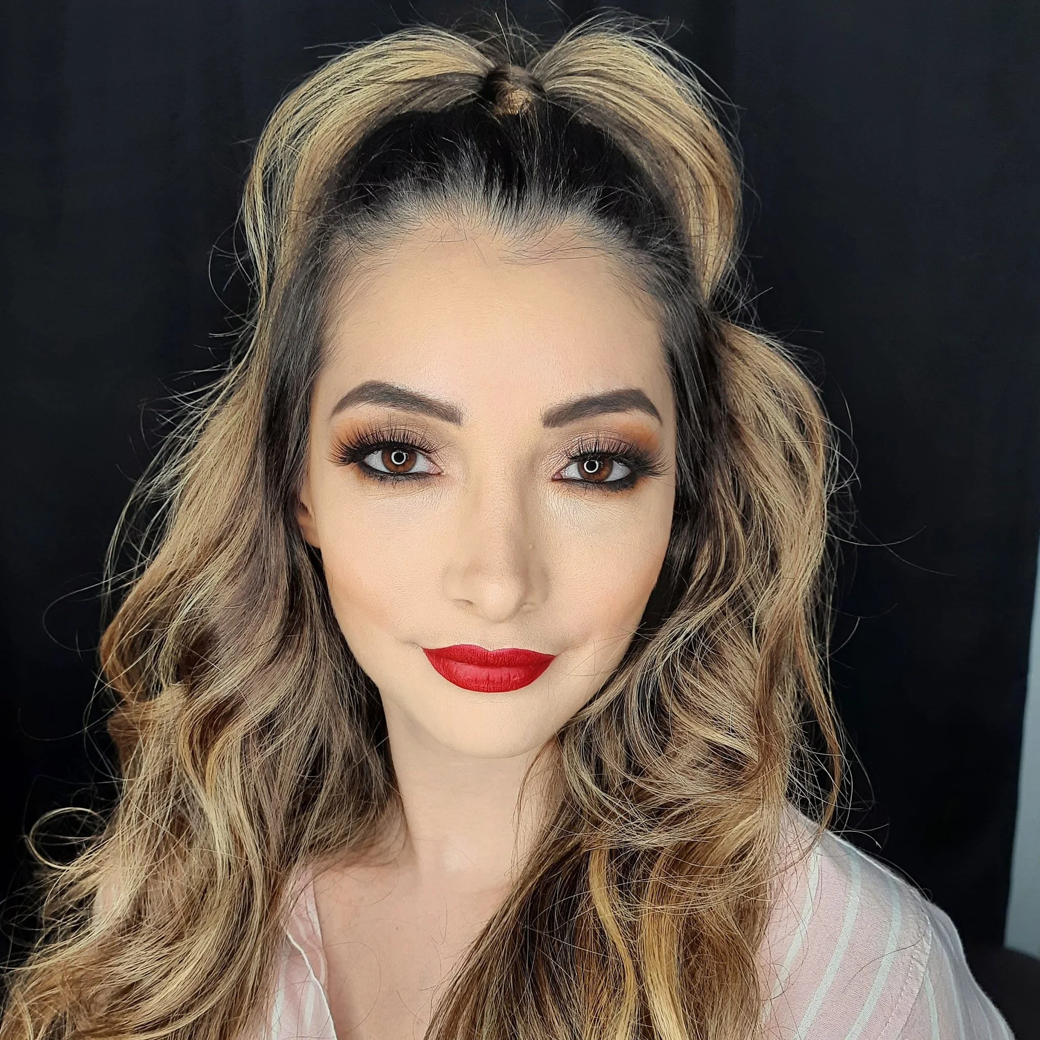 SOCIAL MAKEUP & HAIRSTYLE