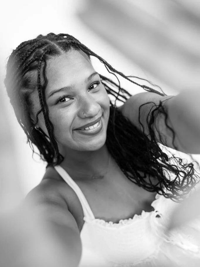 Senior season looks like this ✨

Multiple outfits, good energy&hellip;
and a matcha run downstairs in between🍵
@muralroasters 

Treat your clients to a relaxed, natural light studio experience at Buena Vista Studio.

Perfect for seniors who want a p