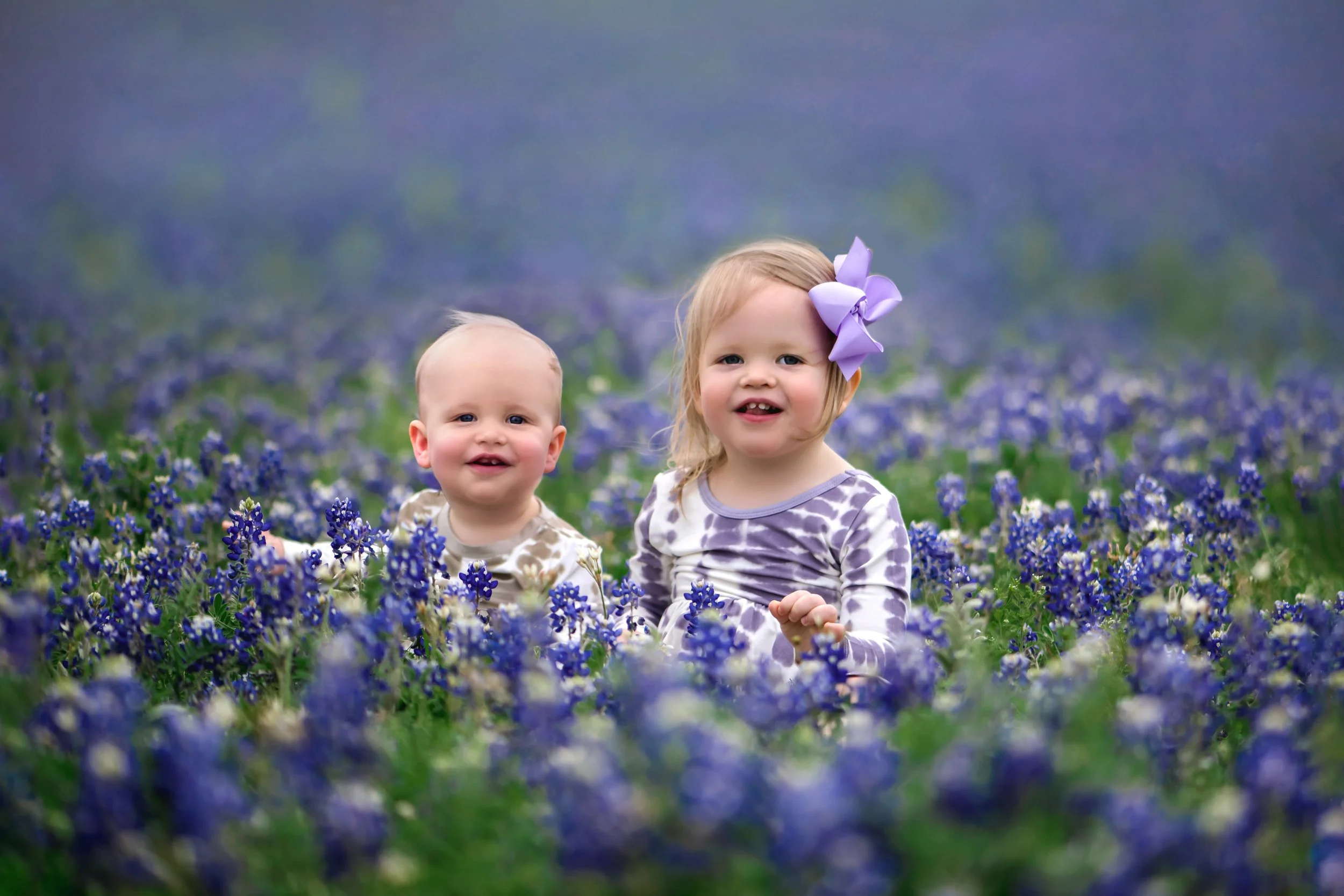 siblings-bluebonnet-portrait-texas-hill-country.jpg (Copy)