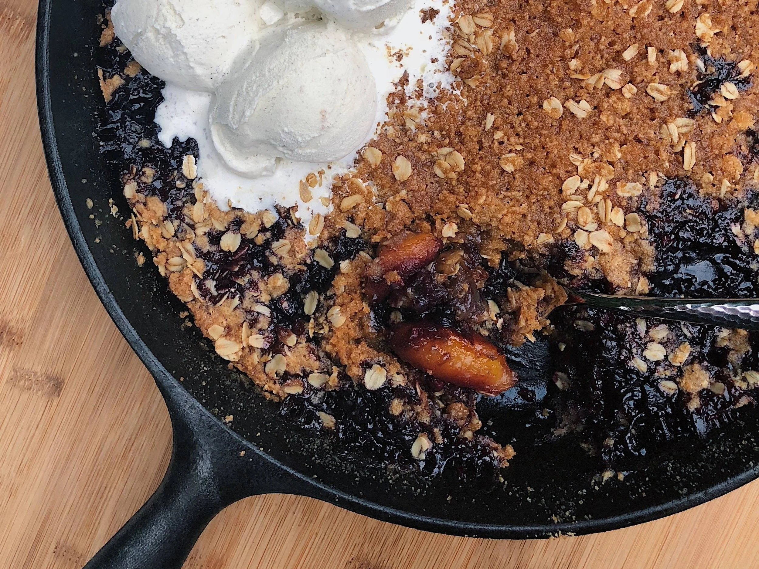 Old-Fashioned Blackberry and Peach Crisp