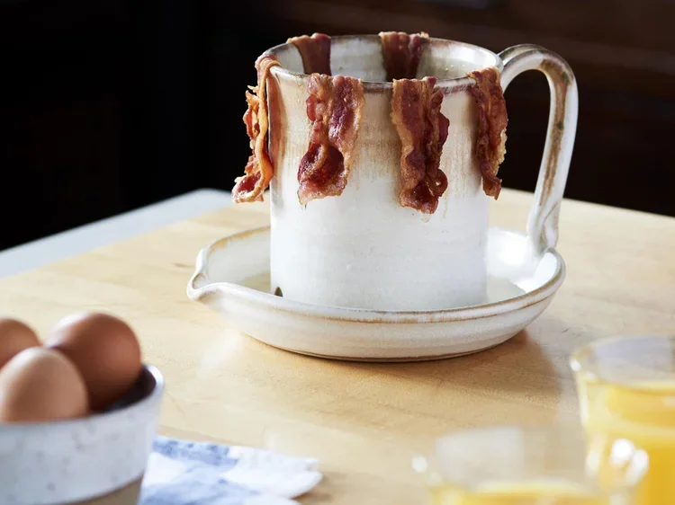How to Fry Bacon in a Pottery Bacon Cooker