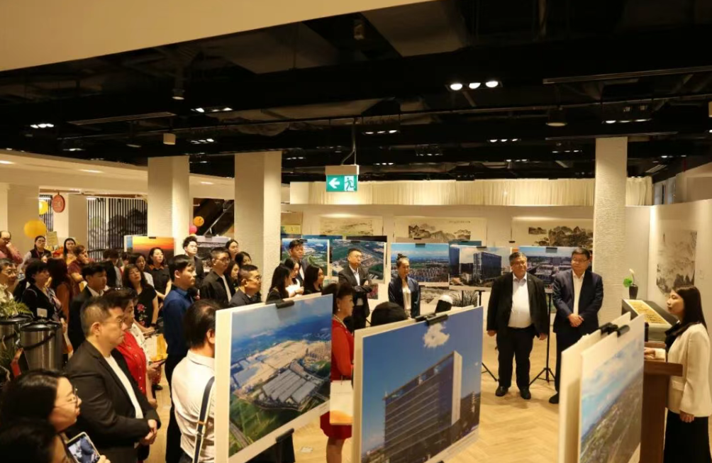 China-Singapore Jinan Future Industry City "Dialogue with Quehua" Thematic Exhibition of Calligraphy, Painting and Photography Opens in Singapore