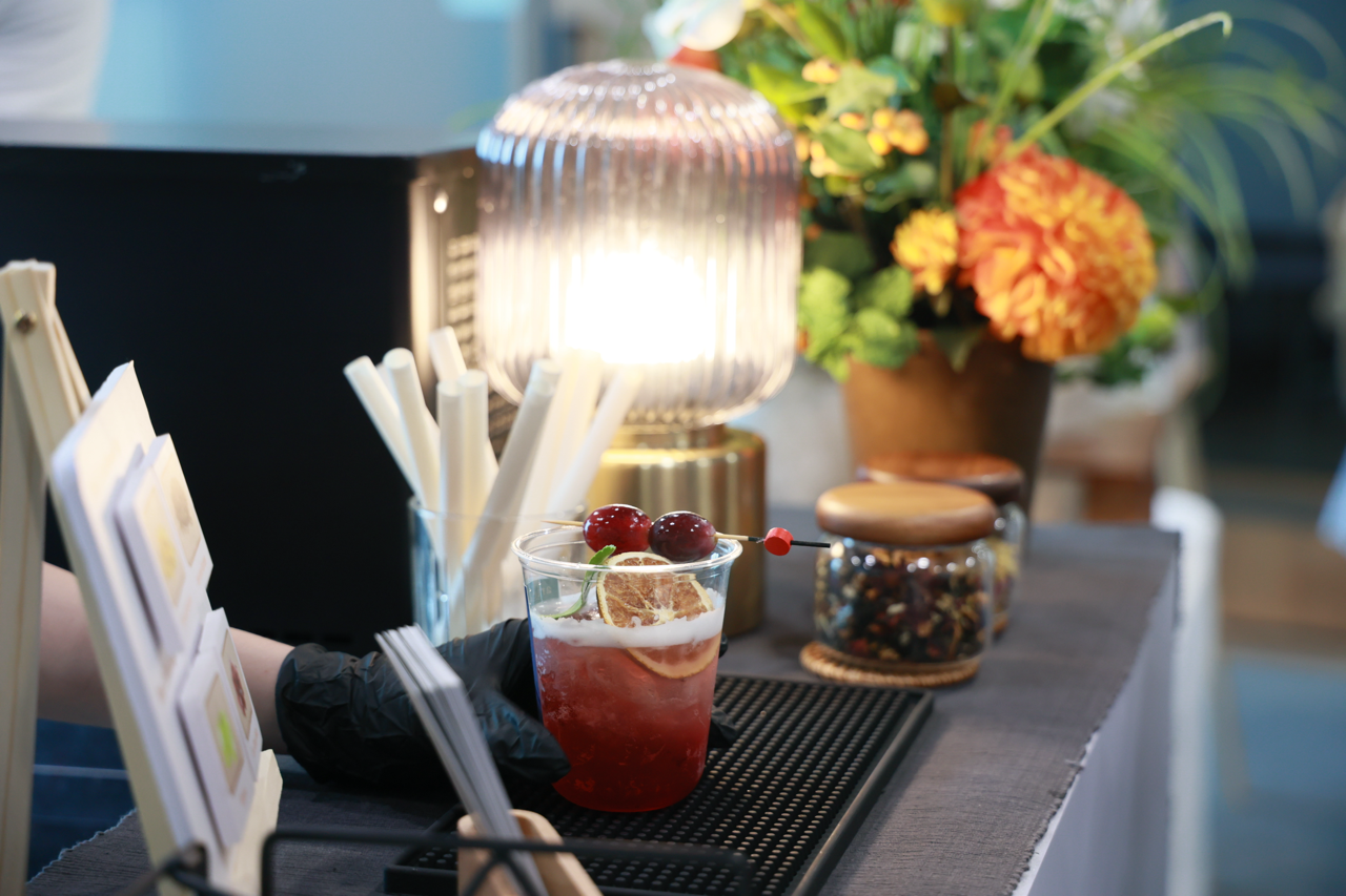 Food and Beverage Planning for Events That Keeps Big Crowds Refreshed