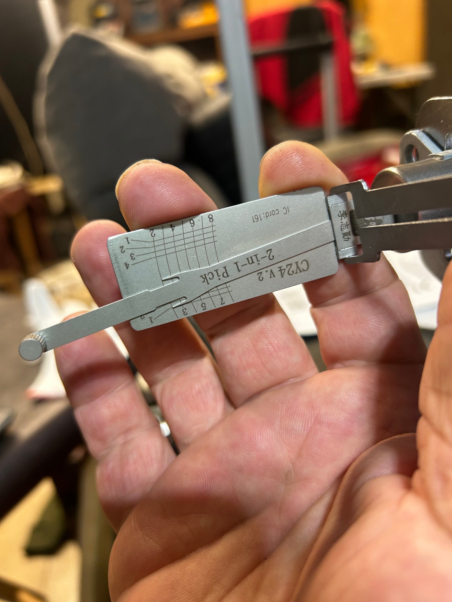 mobile automotive and residential locksmith emergency lockout service Pensacola Florida