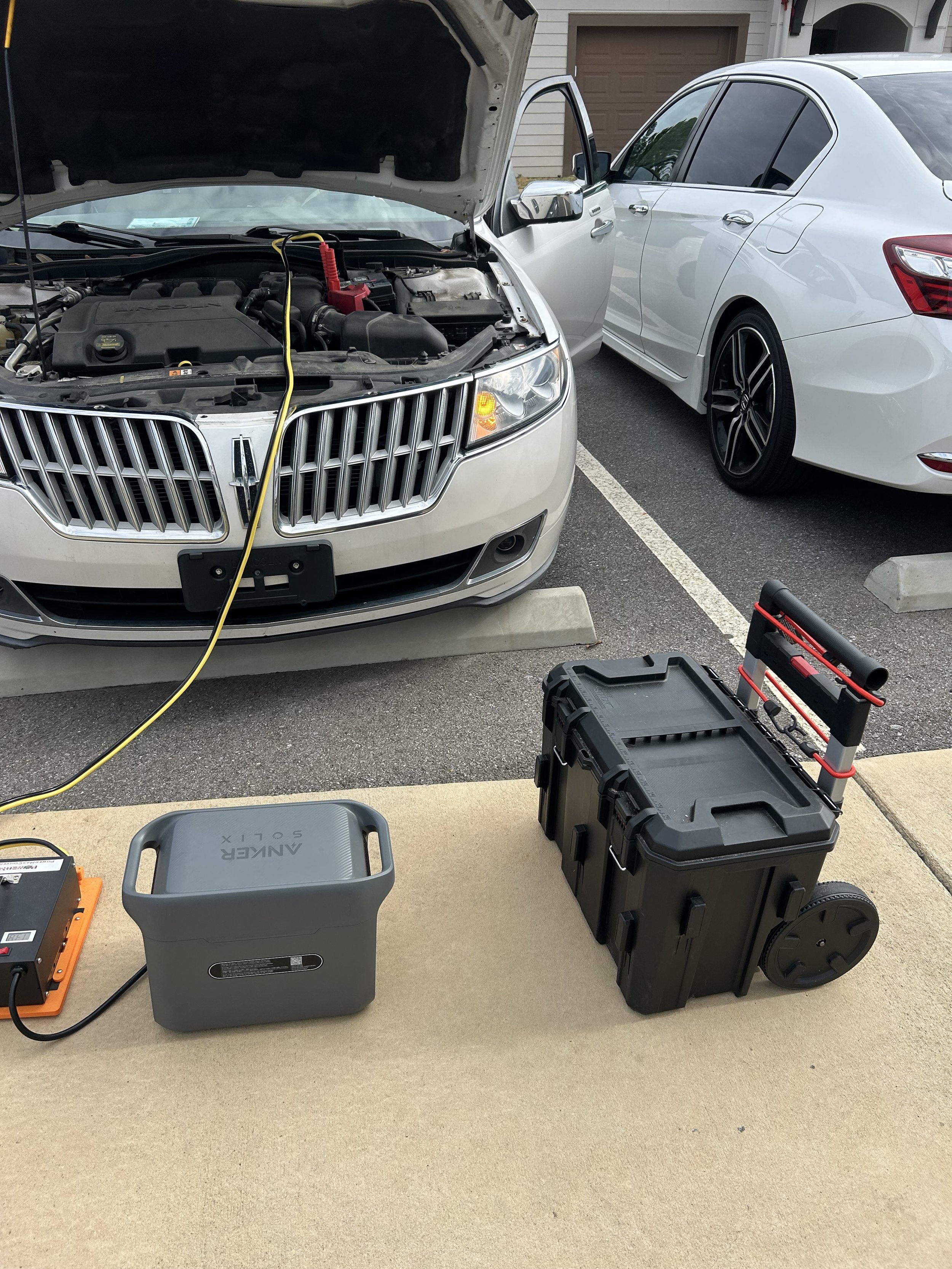 Mobile Locksmith Programming a Smart Key in Pensacola, Florida