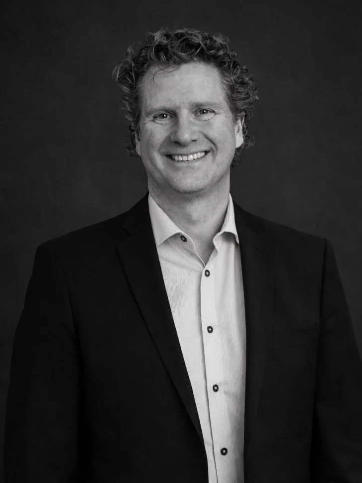 Jonas Lundquist 
Varumärke, marknad & transformation
Gedigen erfarenhet av att leda varumärkes- och tillväxtarbete inom telekom och media. Flerfaldigt prisad inom marknadsföring och vid tre tillfällen utsedd till Sveriges bästa marknadschef. Arbetar