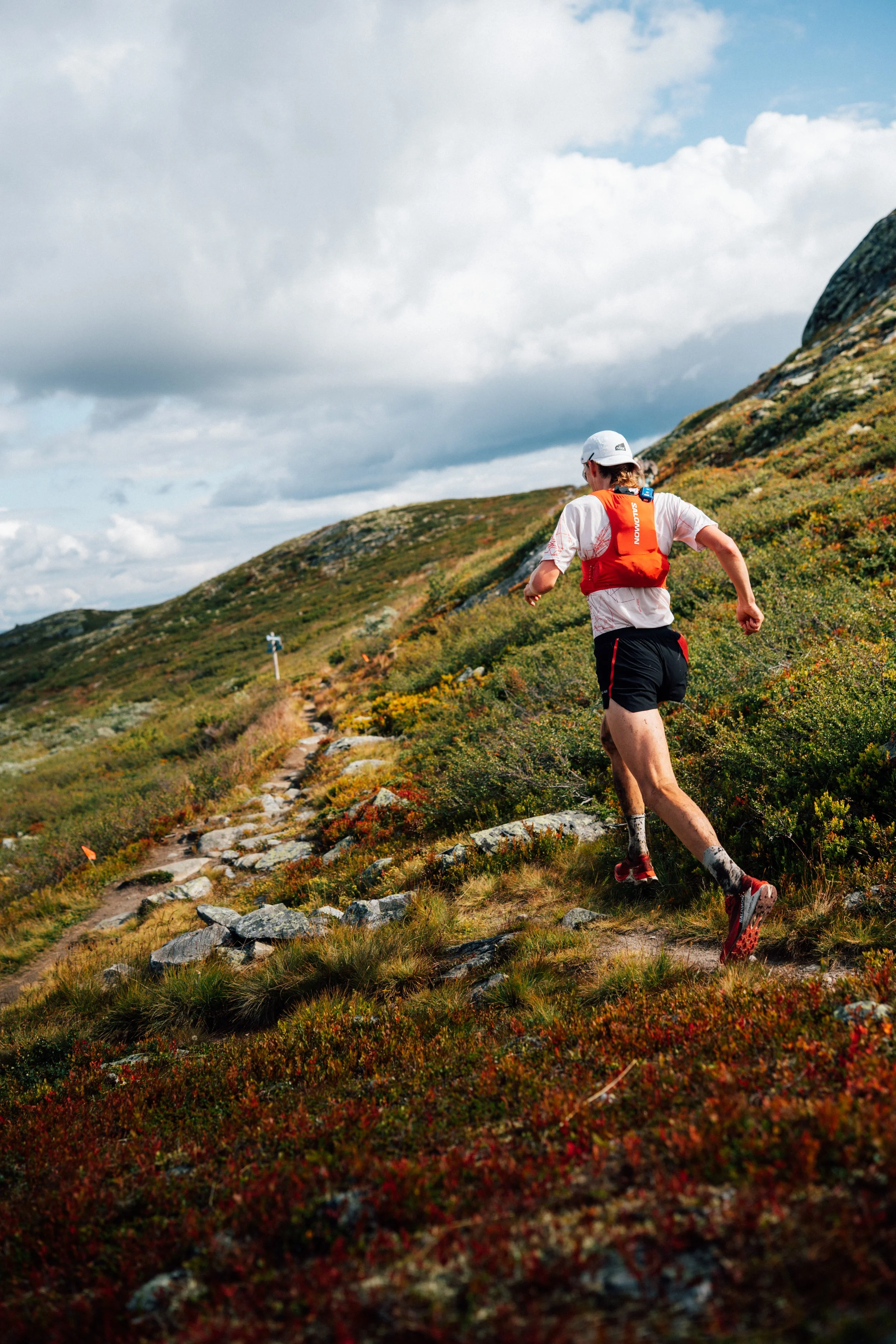 Aasmund Kjøllmoen on the trails of the 55K. Photo Mads Mehus / Norway Trail Series.