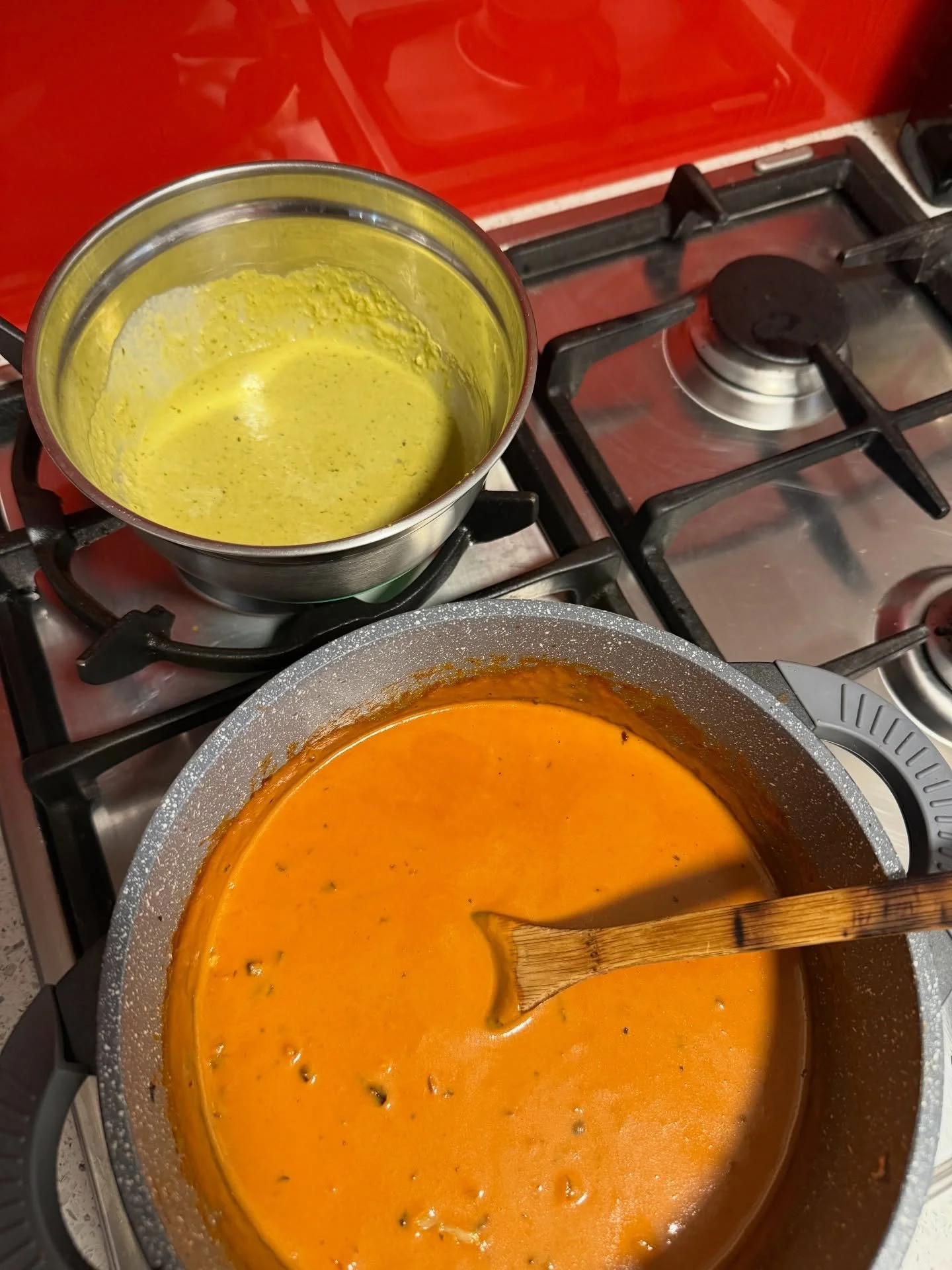 Vodka or Pesto?? 🤔

#pizza #pizzanapoletana #pizzagram #pizzanight #vodka