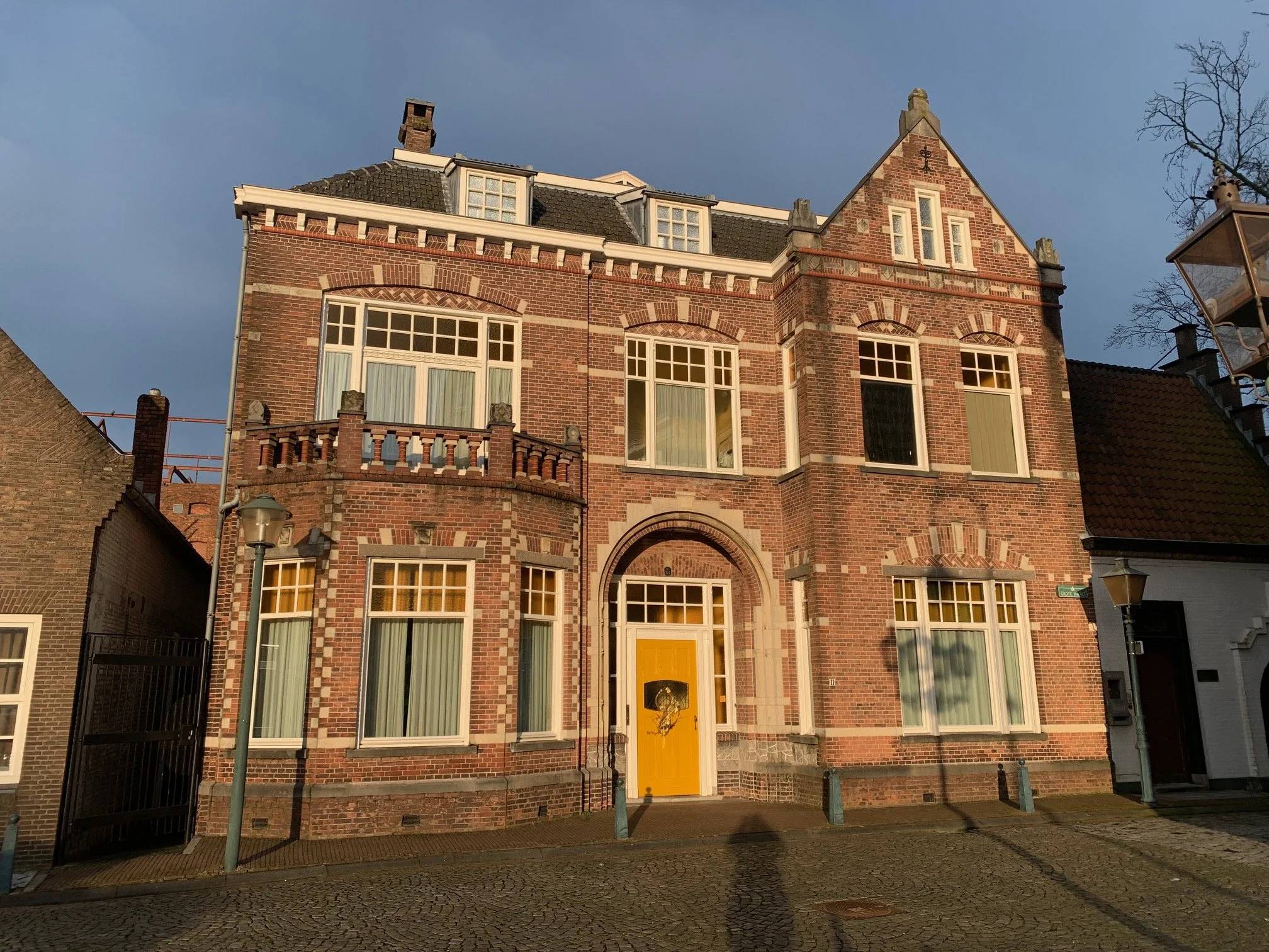 Historic brick townhouse featuring Vacubel vacuum glazing, delivering slim profile insulation glass for heritage renovation projects