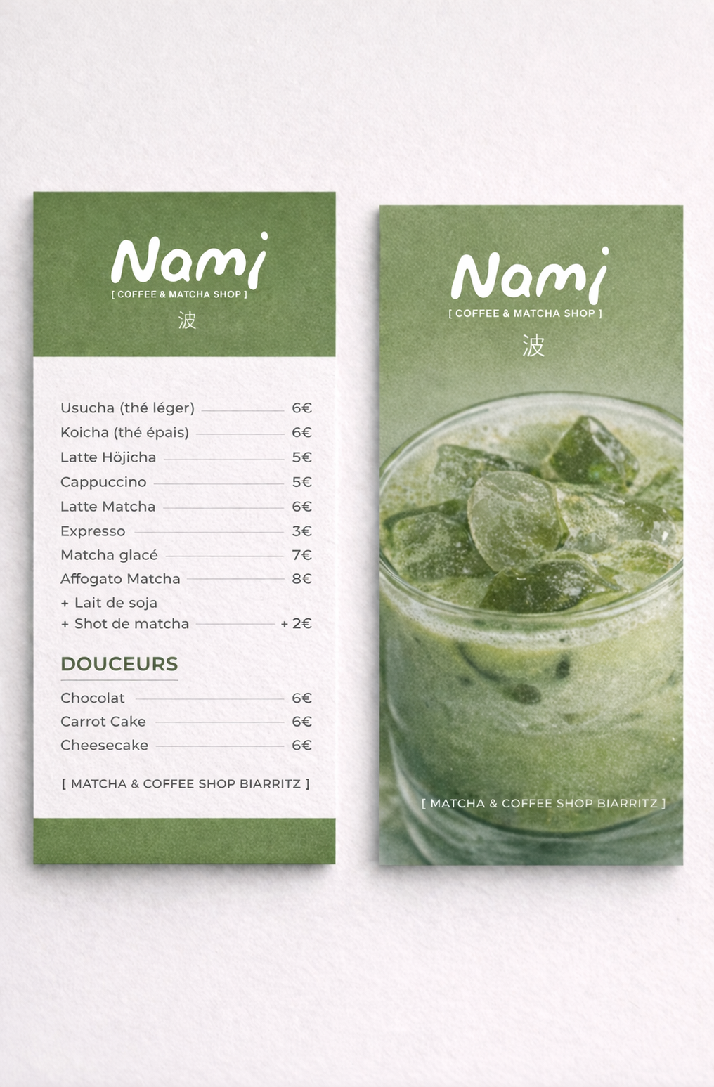 Menu de café et matcha avec différentes boissons et douceurs, logo Nami, fond vert, photo d'un verre de matcha glacé.