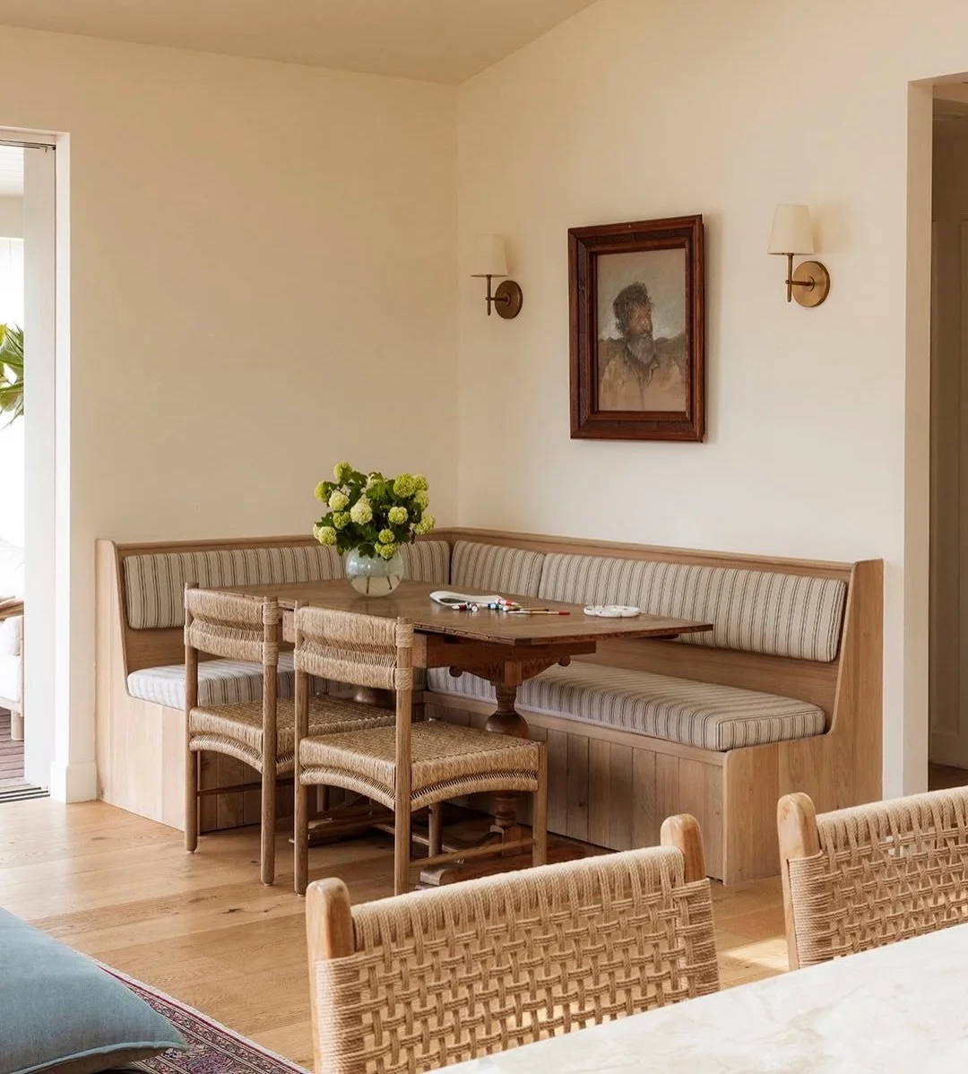 Dining nooks ⭐

There&rsquo;s something SO cosy about a built-in dining nook &amp; makes a kitchen feel complete. Also super practical without compromising on style!

Whether it&rsquo;s a simple banquette or a fully built-in corner bench with storage