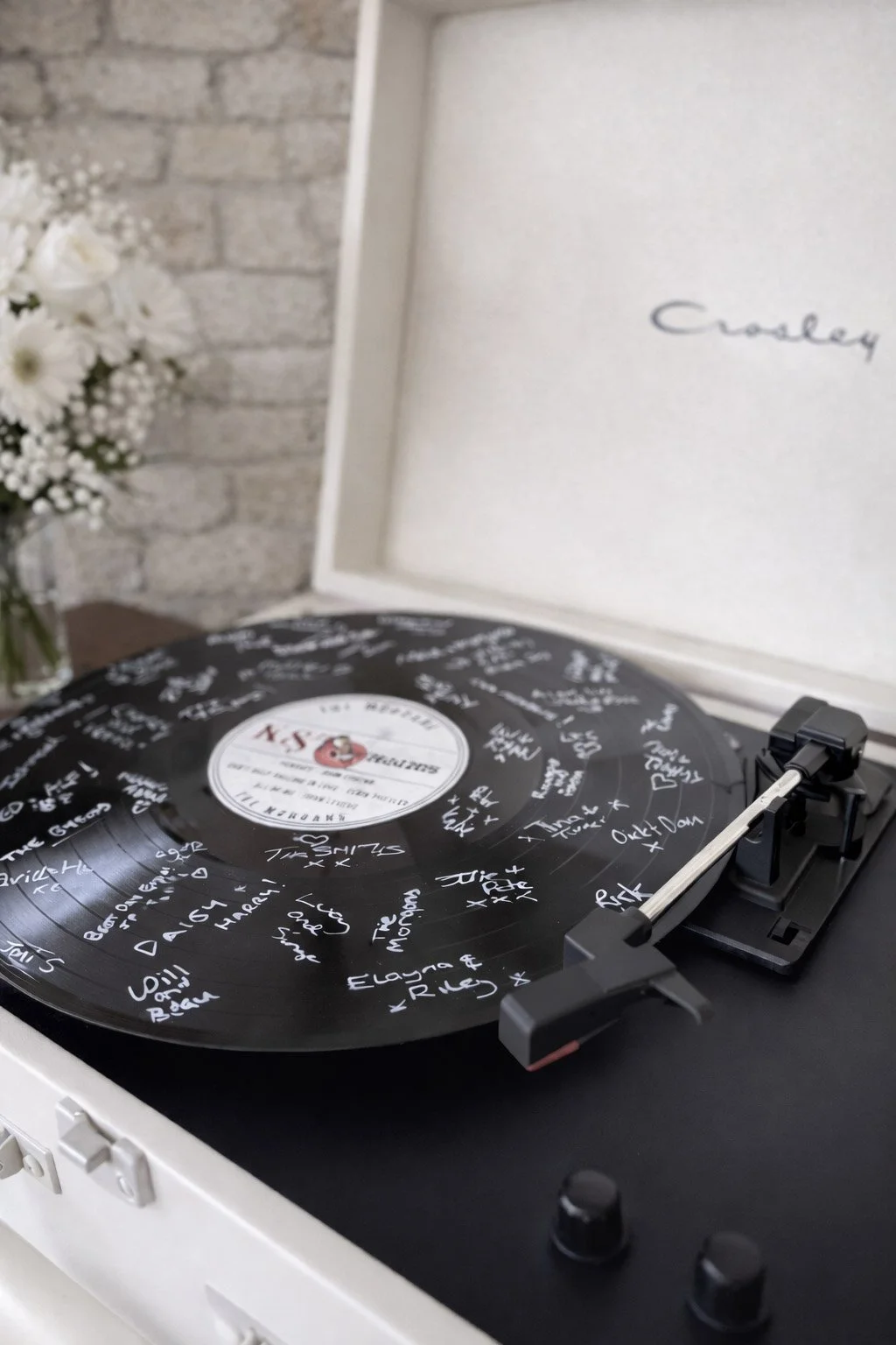 2-vinylguestbook2.jpg