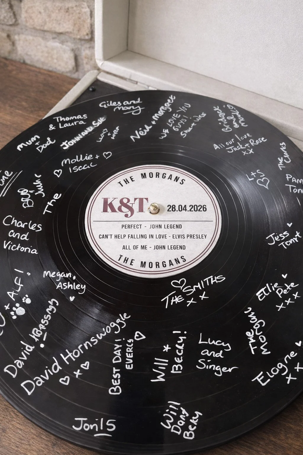 3-vinylguestbook3.jpg