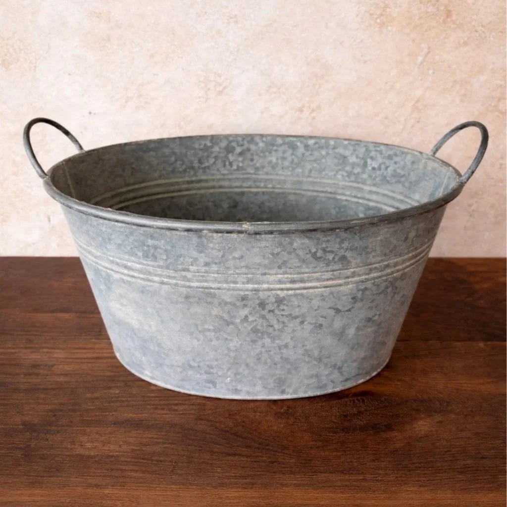 7-largemetalbucket.jpg