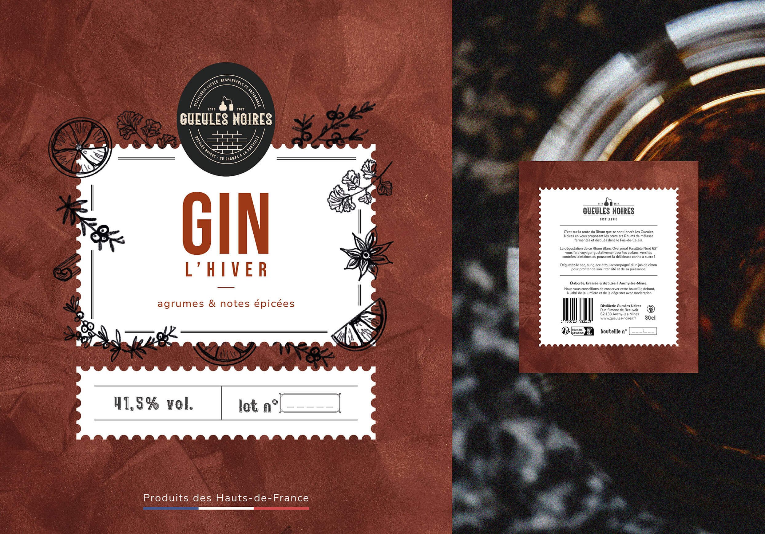 Visuel d'une étiquette pour un gin artisanale, Gueules Noires, distillerie responsable. Packaging authentique, premium.