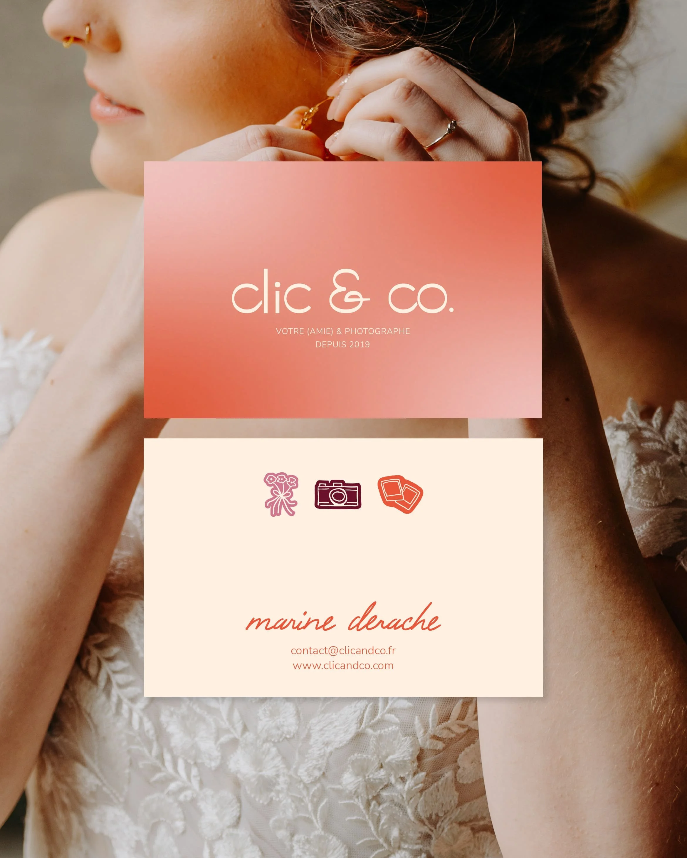 Visuels d'une carte de visite pour Clic & Co, photographe mariage et famille basé à Lille. Création de sa stratégie et identité de marque.