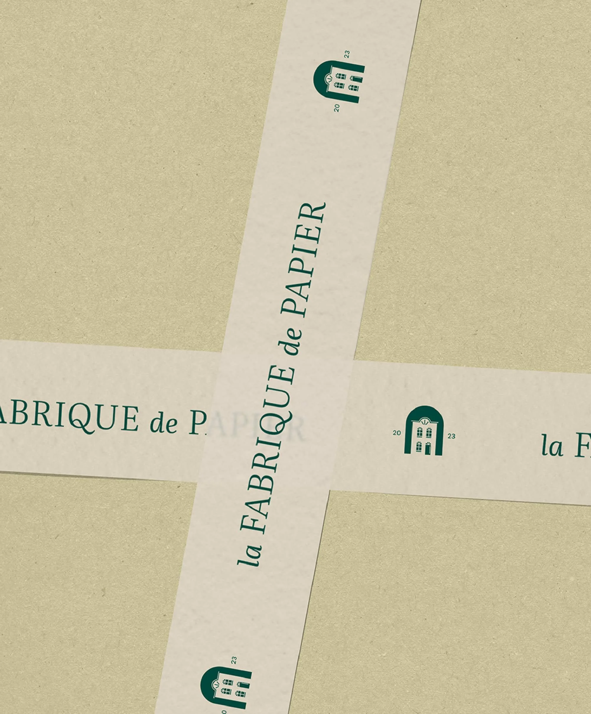 Identité visuelle de La Fabrique de Papier, décliné sur un packaging type sticker. Packaging épuré et haut-de-gamme.