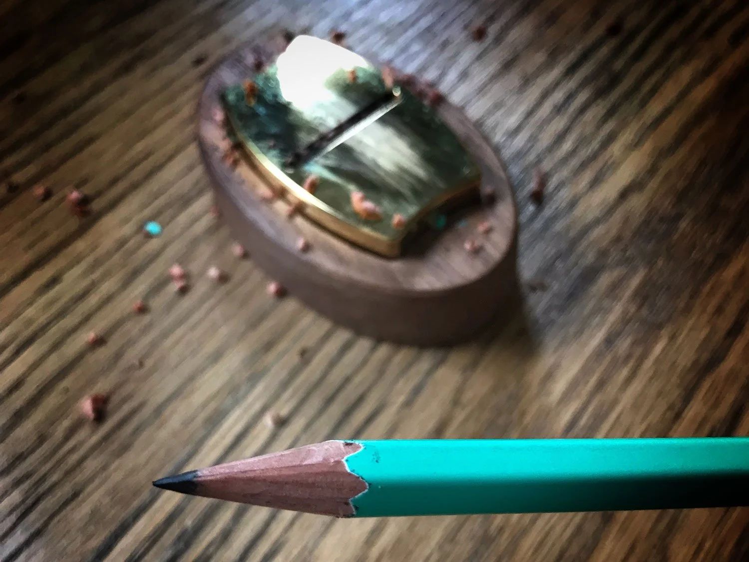 Høvel sharpener with sharpened pencil