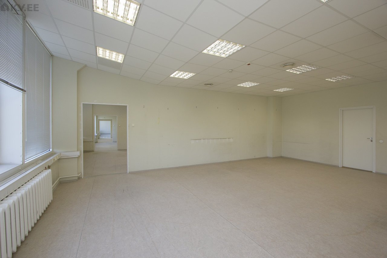150 m² · Kolmest ruumist koosnev äripind. ladu, tootmine, teenindus, büroo. Ruume on võimalik võtta üürile ka ükshaaval.