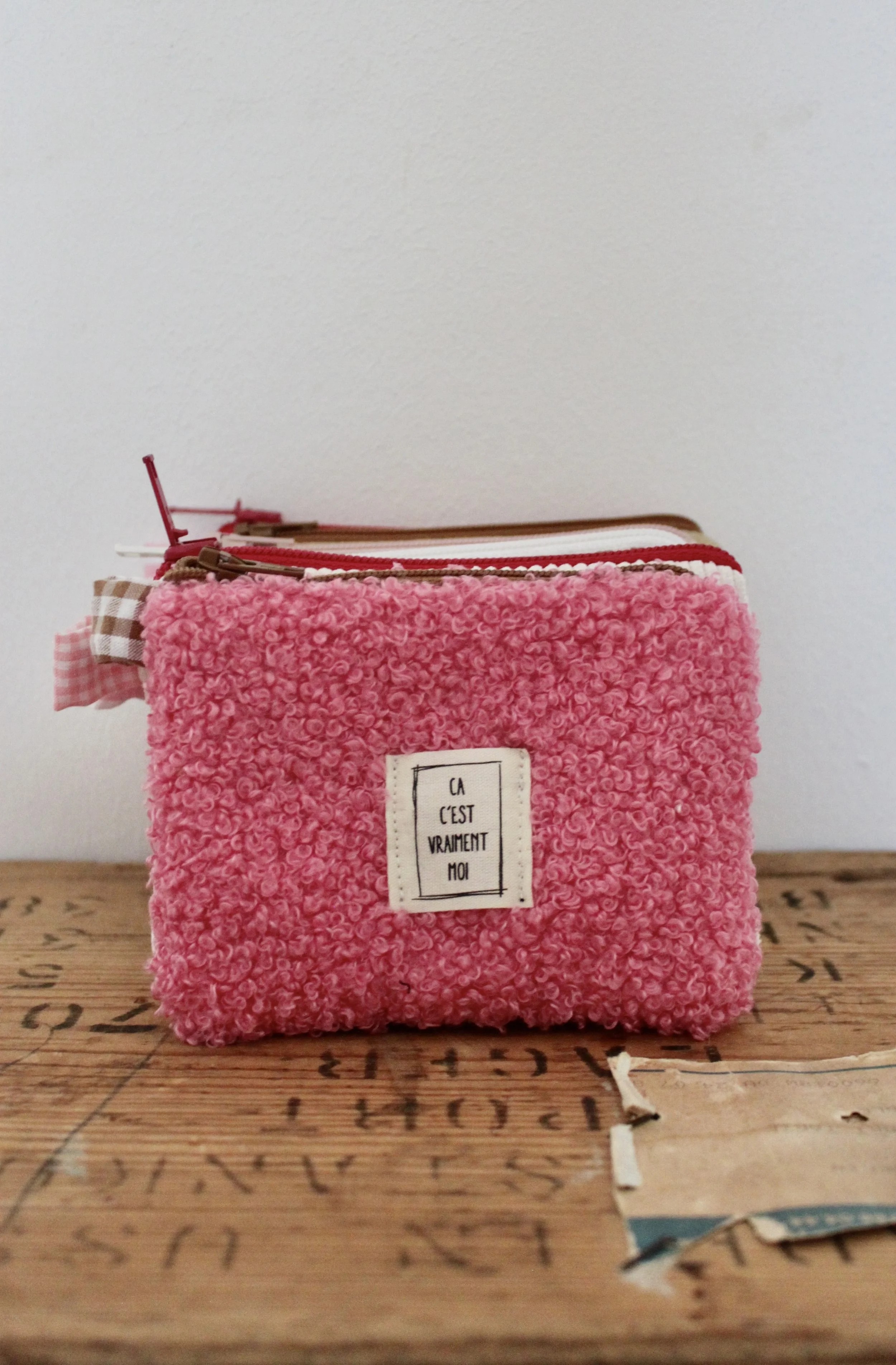 Porte-monnaie  moumoute rose – Pochette zippée artisanale – Petit portefeuille femme – Cadeau fait main
