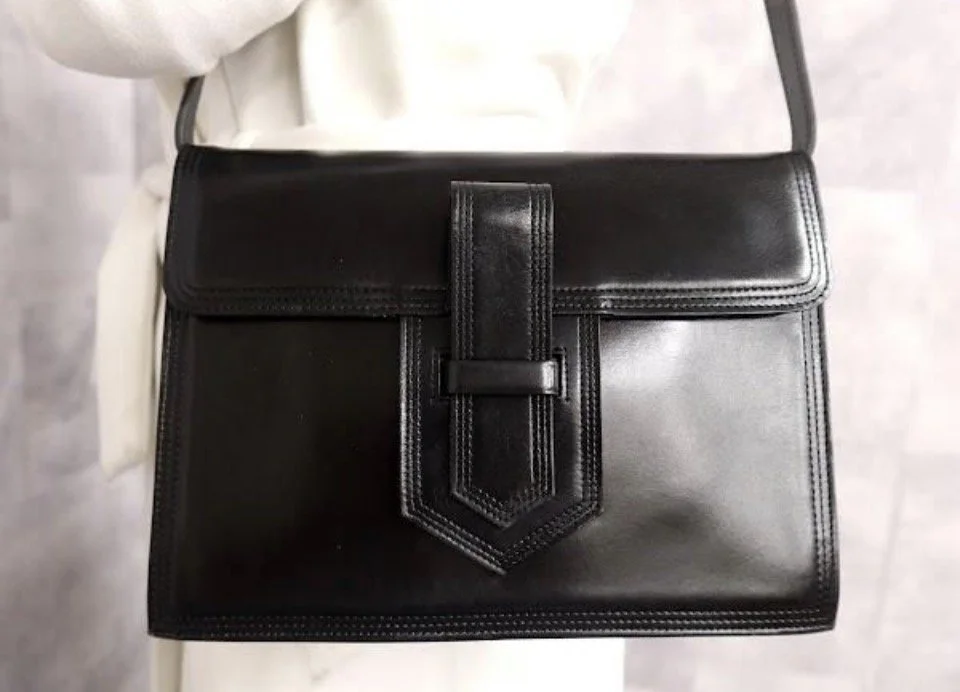 Yves Saint Laurent Vintage Leather Shoulder bag w/Certificate of Authenticity
