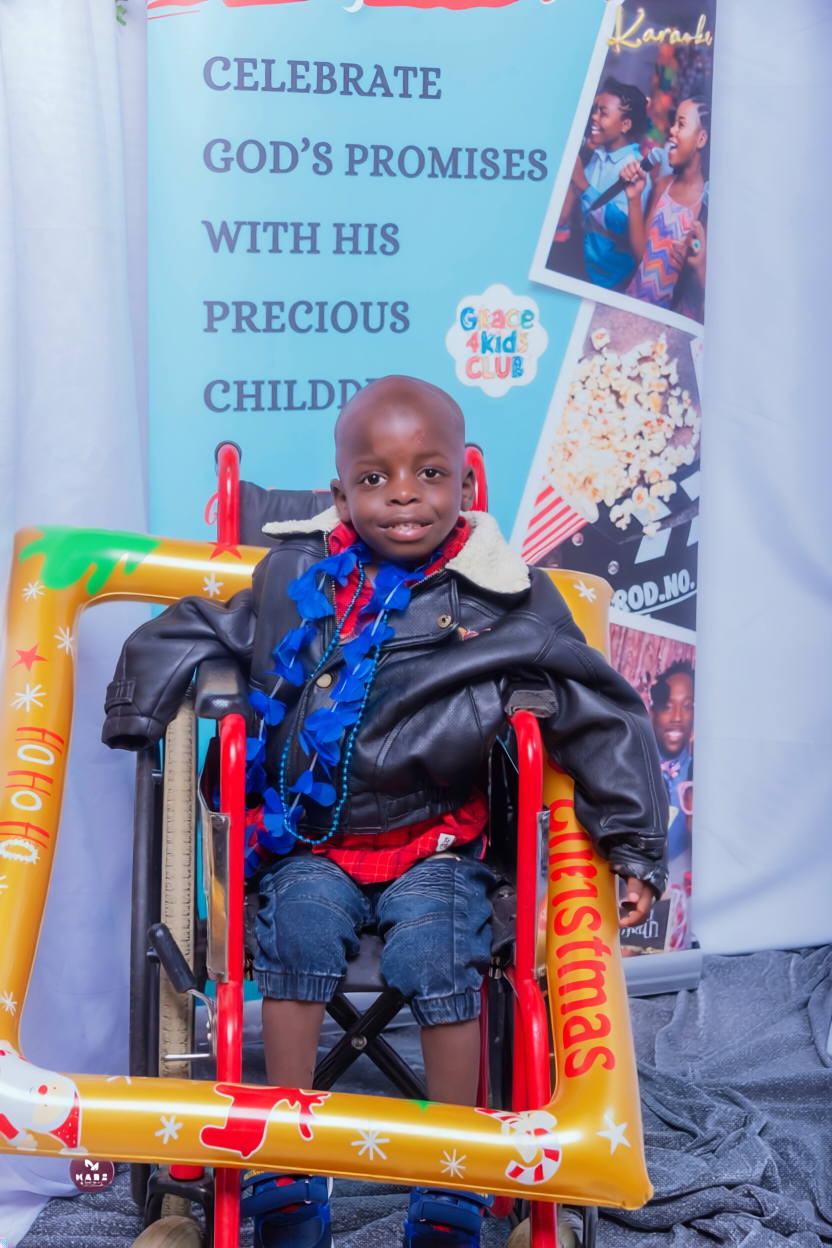 Firefly_change face  695051.png