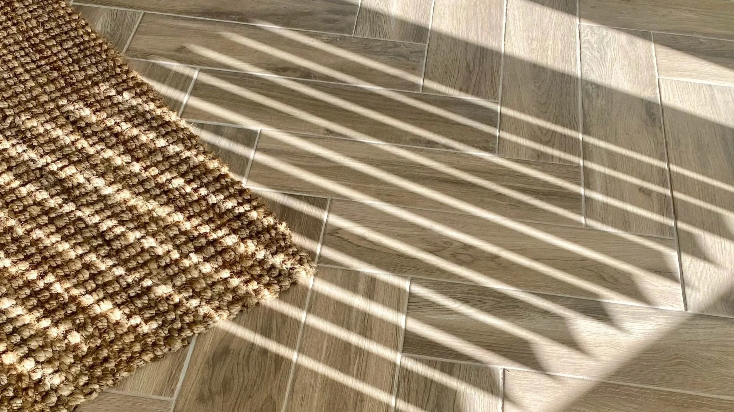 Porcelain tile floor in Cat's Core