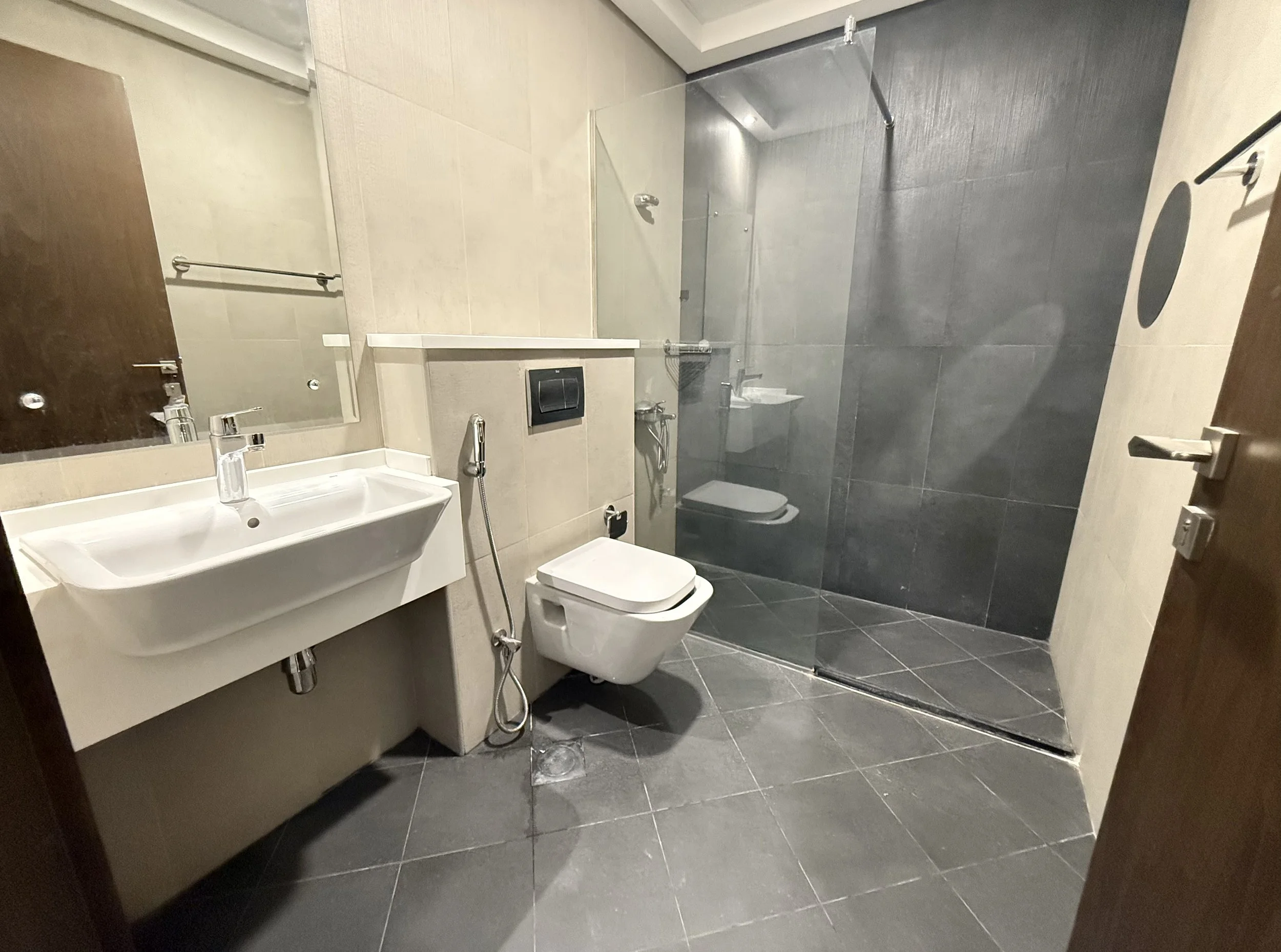 ART Gardens Bathroom