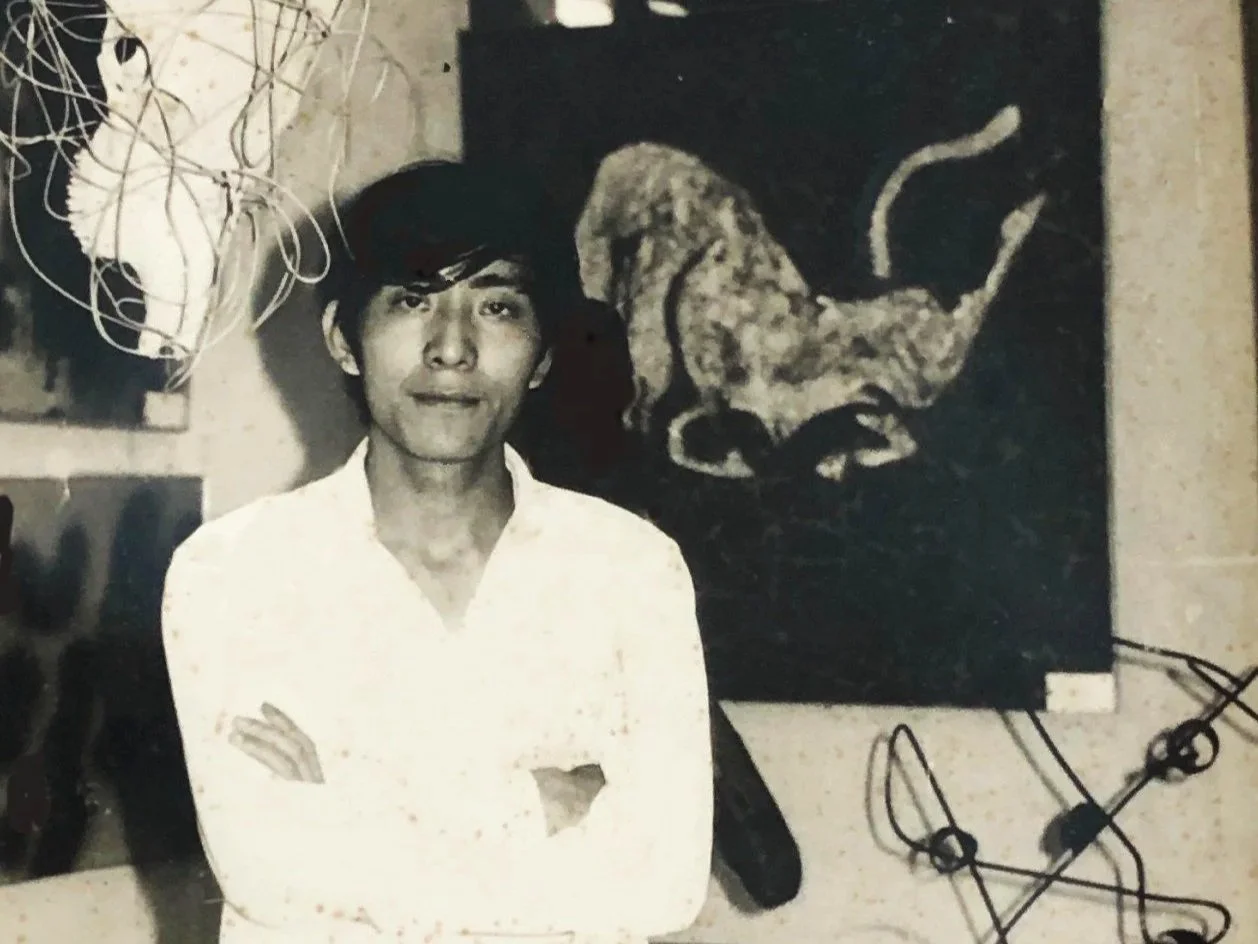 焦跃明 Jiao Yaoming
中国当代艺术家,1957年出生于柳州
1982年毕业于广州美术学院雕塑系
雕塑家,城市设计师,"厦门五人现代美术展" 发起人.
Jiao is a contemporary Chinese artist, 
born in Liuzhou in 1957. 
He graduated from the Guangzhou Academy of Fine Arts in 1982. 
He is a sculptor, urban designer, 
one o