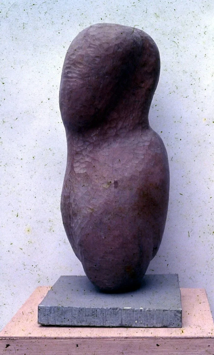 焦跃明 Jiao Yaoming 
一种有机体形态 (龙眼木雕) An organic form (longan wood carving)
Xiamen 1983