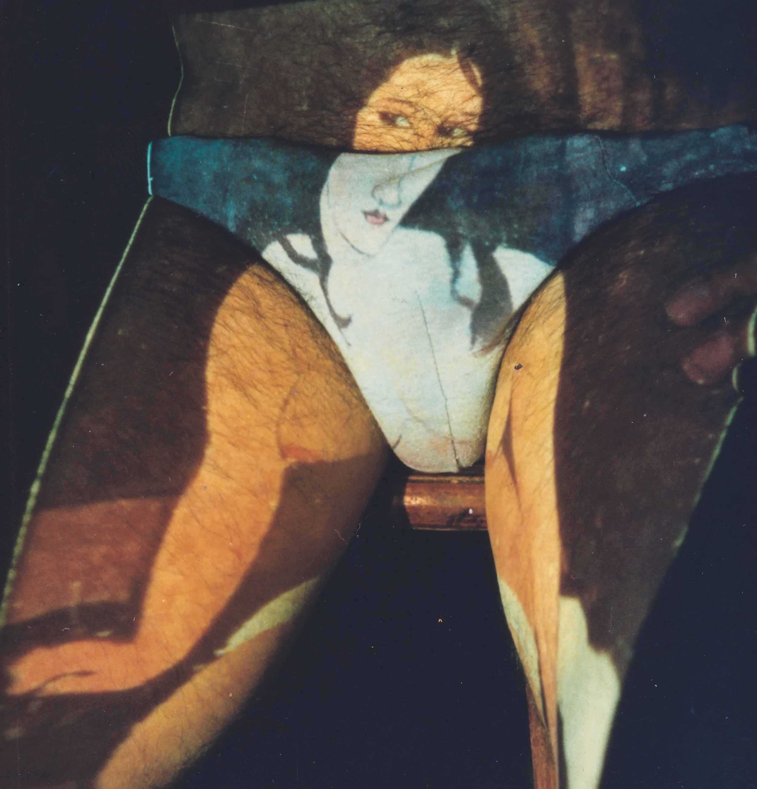 林嘉华  Lin Jiahua
进入美術史的幻燈活动 
A Slideshow into Art History
亞美迪歐·莫迪利亞尼的作品投射在林的身体上
Amedeo Modigliani work is projected onto Lin's body 
1988 Xiamen 
