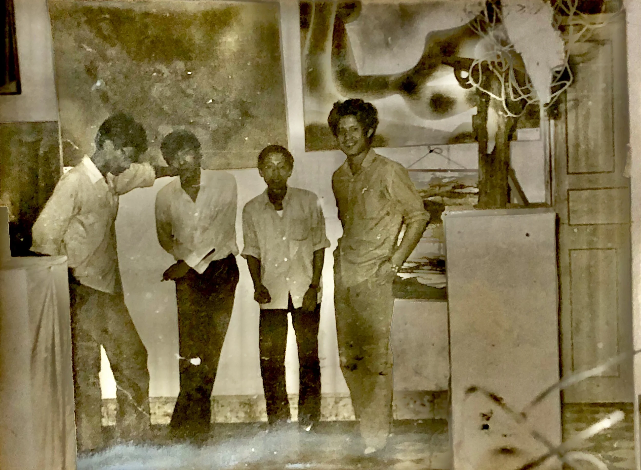 许成斗, 焦耀明, 黄永砅, 俞晓刚, (左起)  
Xu Chengdou, Jiao Yaoming,Huang Yong Ping, Xiao Gang Yu, (left to right)
Xiamen 1983 