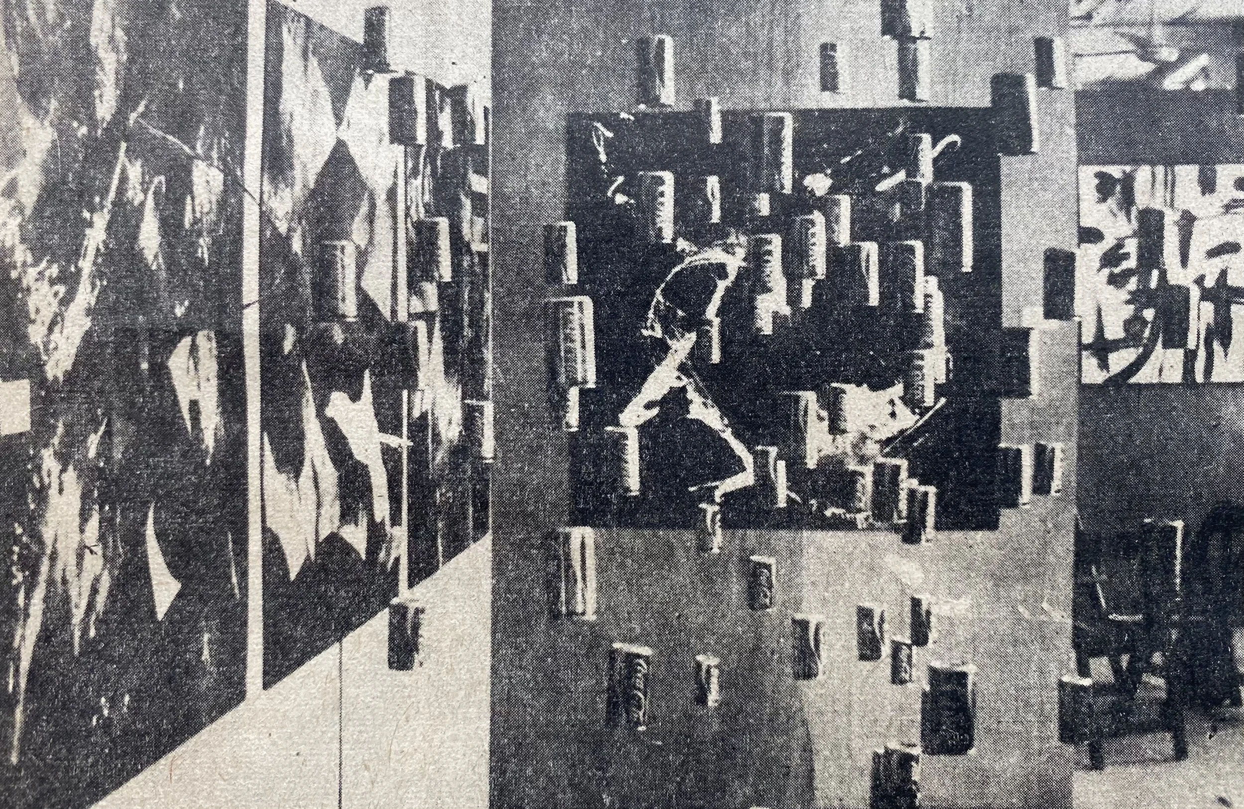 可乐罐和四个华丽乐章的演奏
夹版油画加实物
Coca-Cola cans and the performance of four magnificent movements 
Oil and actual object
蔡立雄 Cai Lixiong 刘一𧃍 Liu Yi
厦门达达現代艺术展 ( 色彩 was in coloued )
Xiamen Dada—Exhibition of Modern Art 1986
