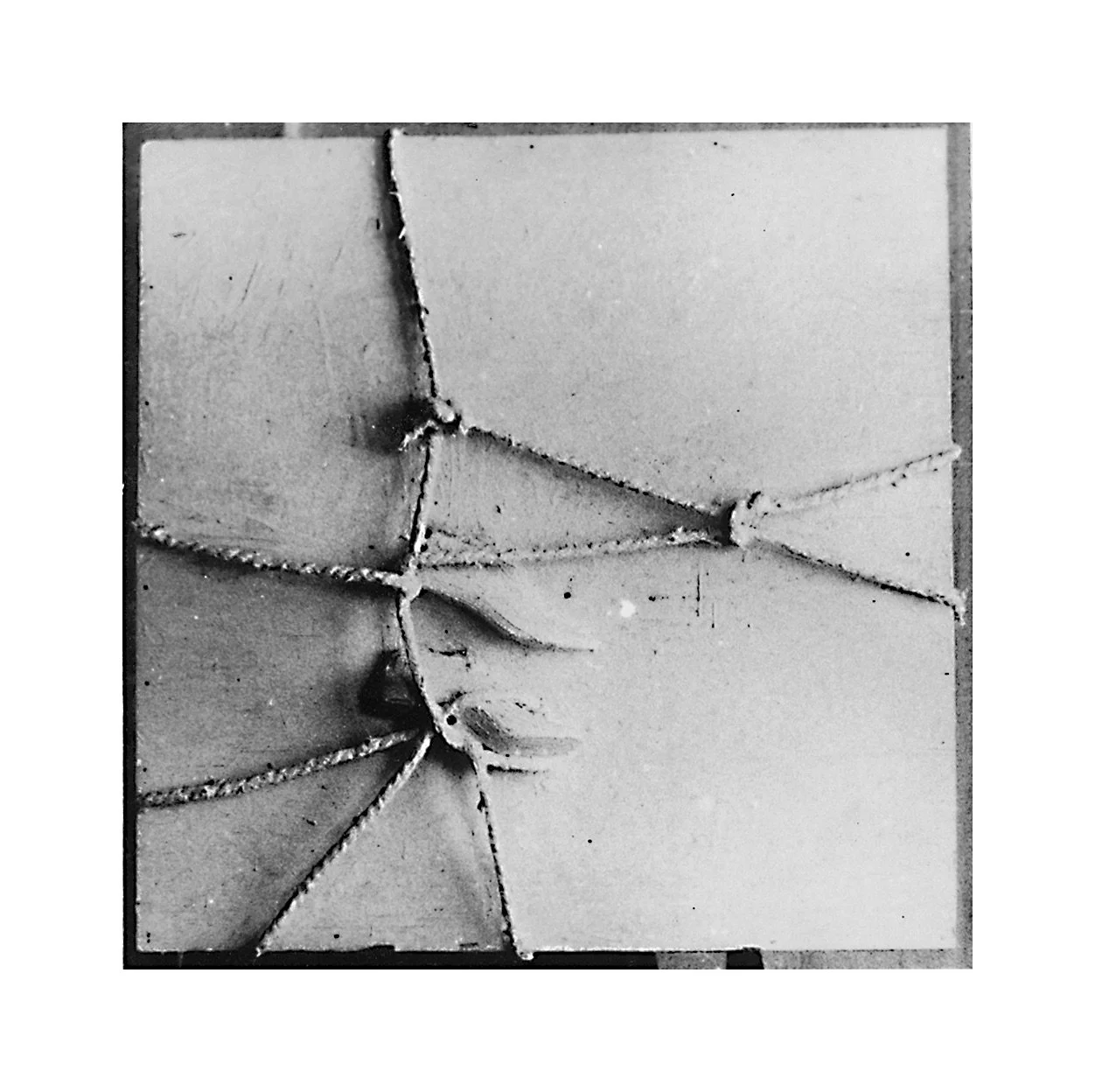 黃永砯 Huang Yongping.
油画 - 綜合材料 mix material and oil on canvas ( 色彩 was colour) 1983
920 x 920 x 120
厦门  Xiamen 
