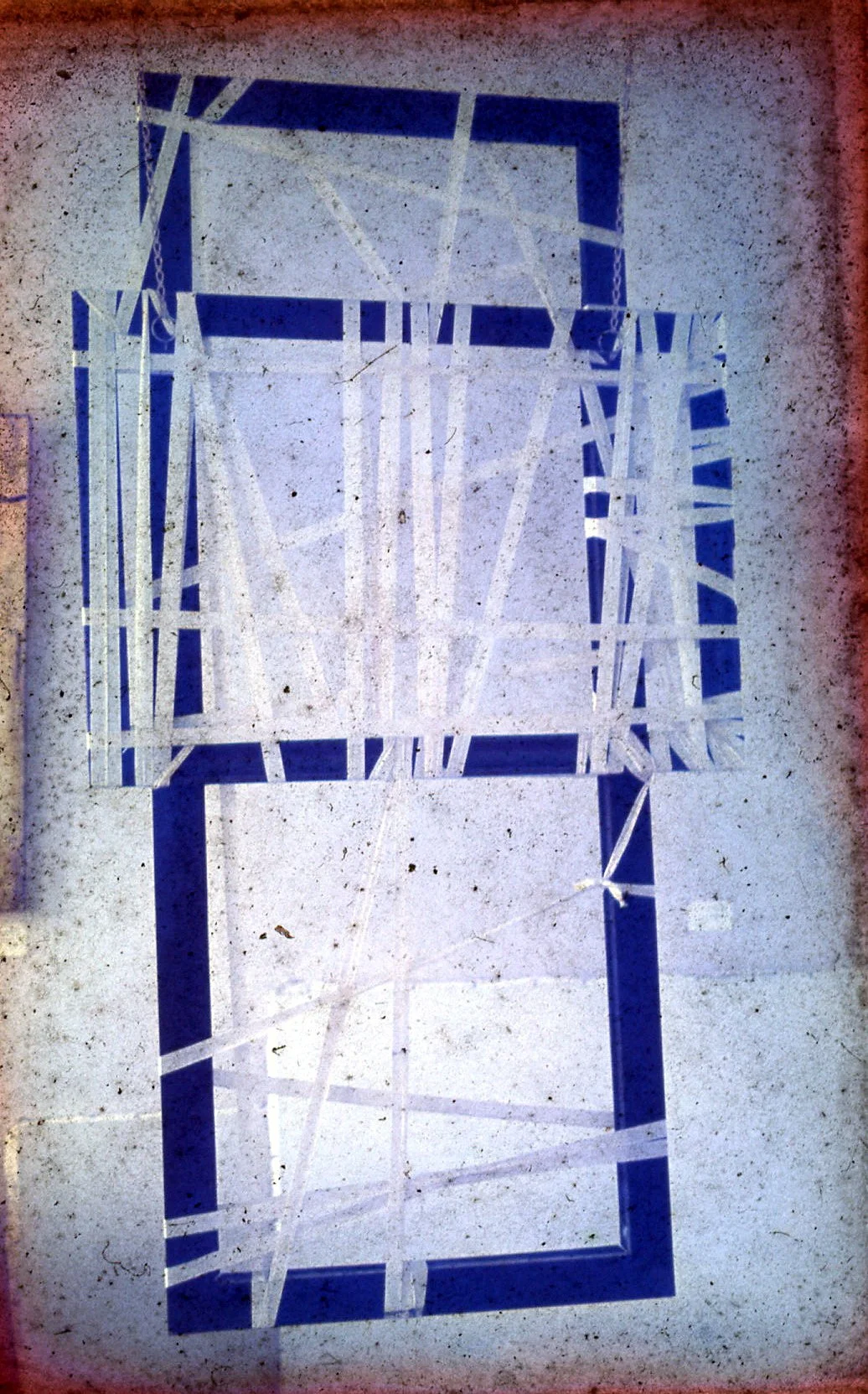 焦跃明 Jiao Yaoming 
紧束的画框 Tightly bound picture frame
(己焚烧 It was burned) 1986