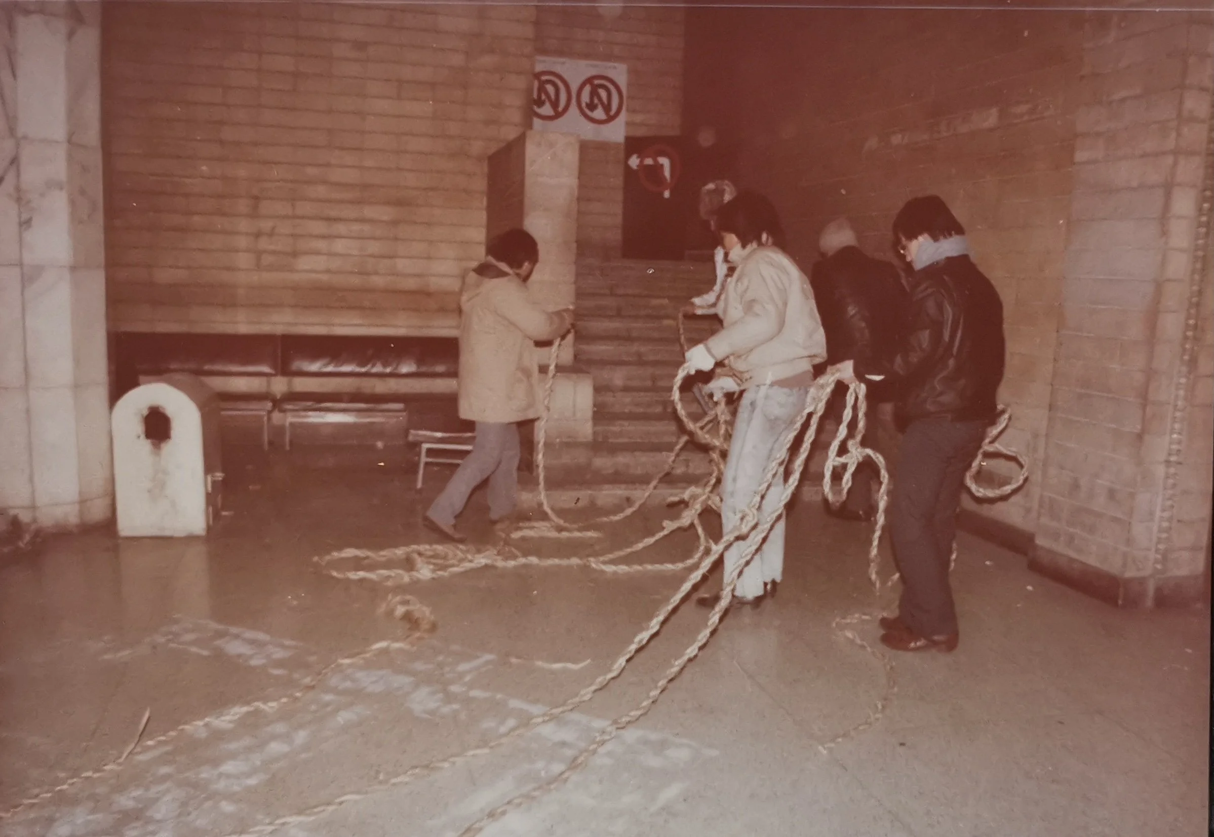 计划拖走中国美术馆  
Plan to drag away the National Art Museum of China 