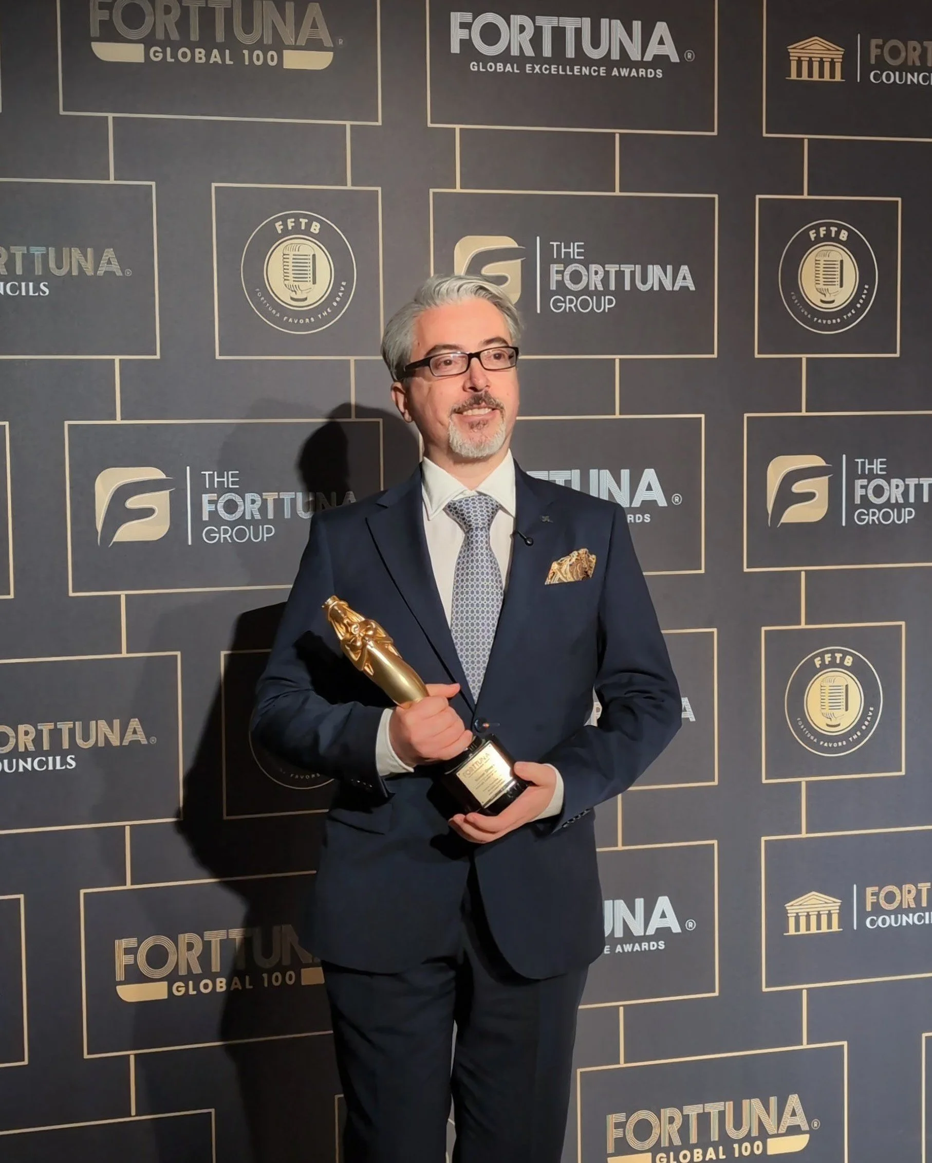 Interview following international recognition in strategic leadership