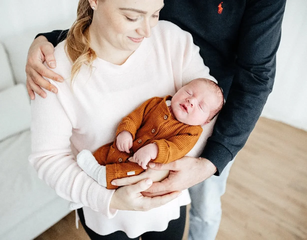 So klein, so perfekt und unendlich geliebt 🤍
______________________________

nat&uuml;rlich. echt. von Herzen.

📷 Familien- &amp; Paarfotografie in Celle &amp; der S&uuml;dheide
📍 Tageslichtatelier in 29303 

Nat&uuml;rliche Familienfotos &bull; N