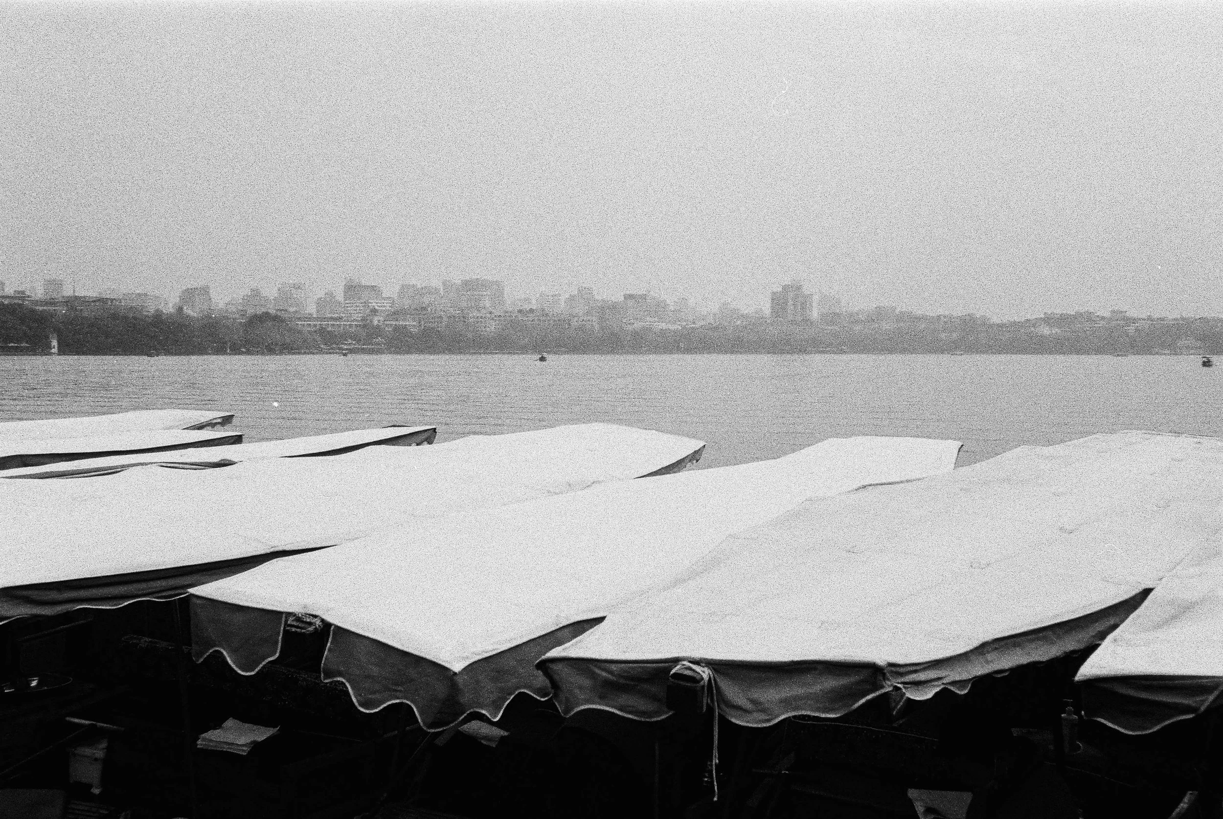 《西湖的游船》- 朱栢霆.jpg