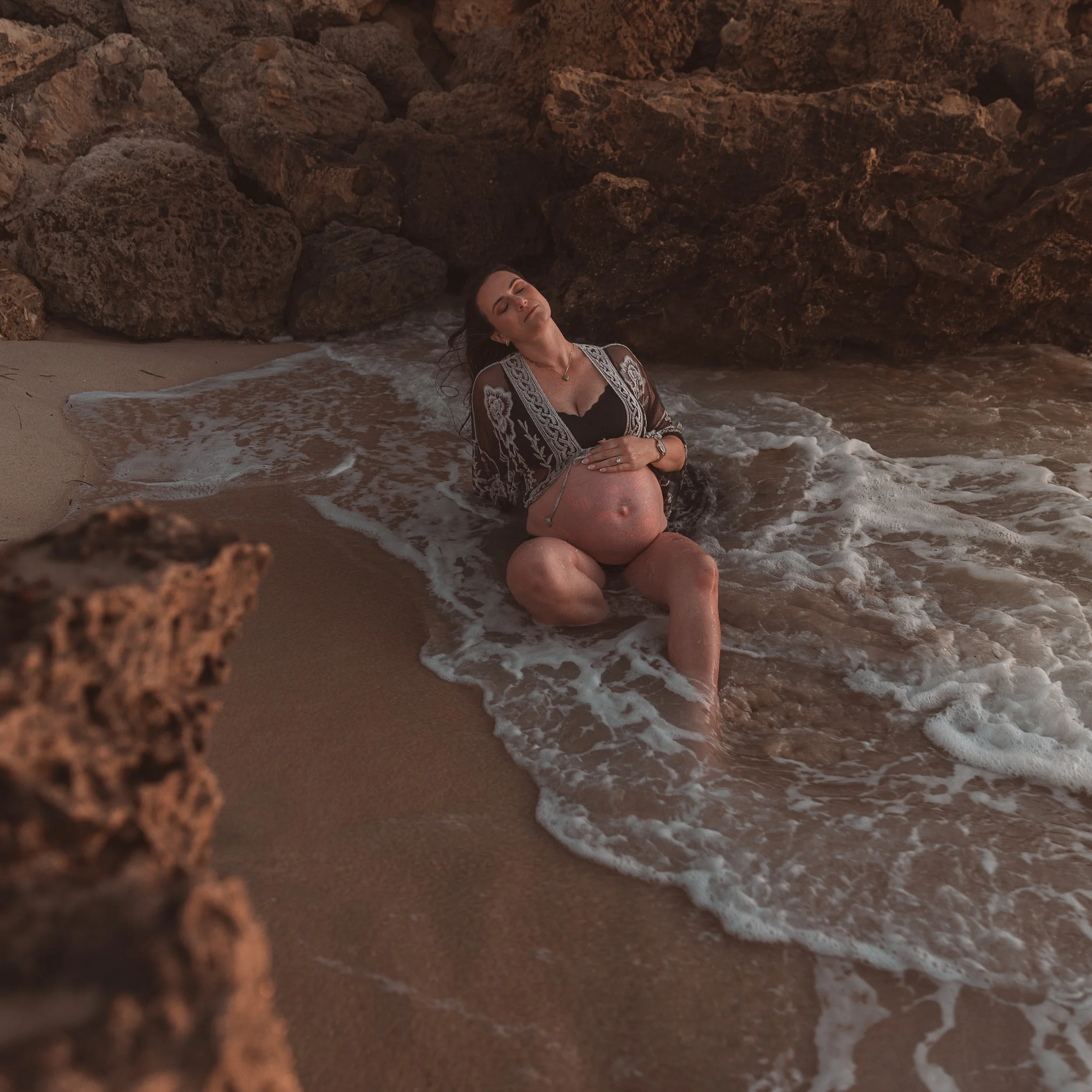 The ocean will forever have my heart.   I&rsquo;m a summer lover, and I can&rsquo;t wait for those lovely warm nights to come back so we can go have some fun in the waves again. 

Fun fact; I nearly broke my ankle falling over a rock during this sess